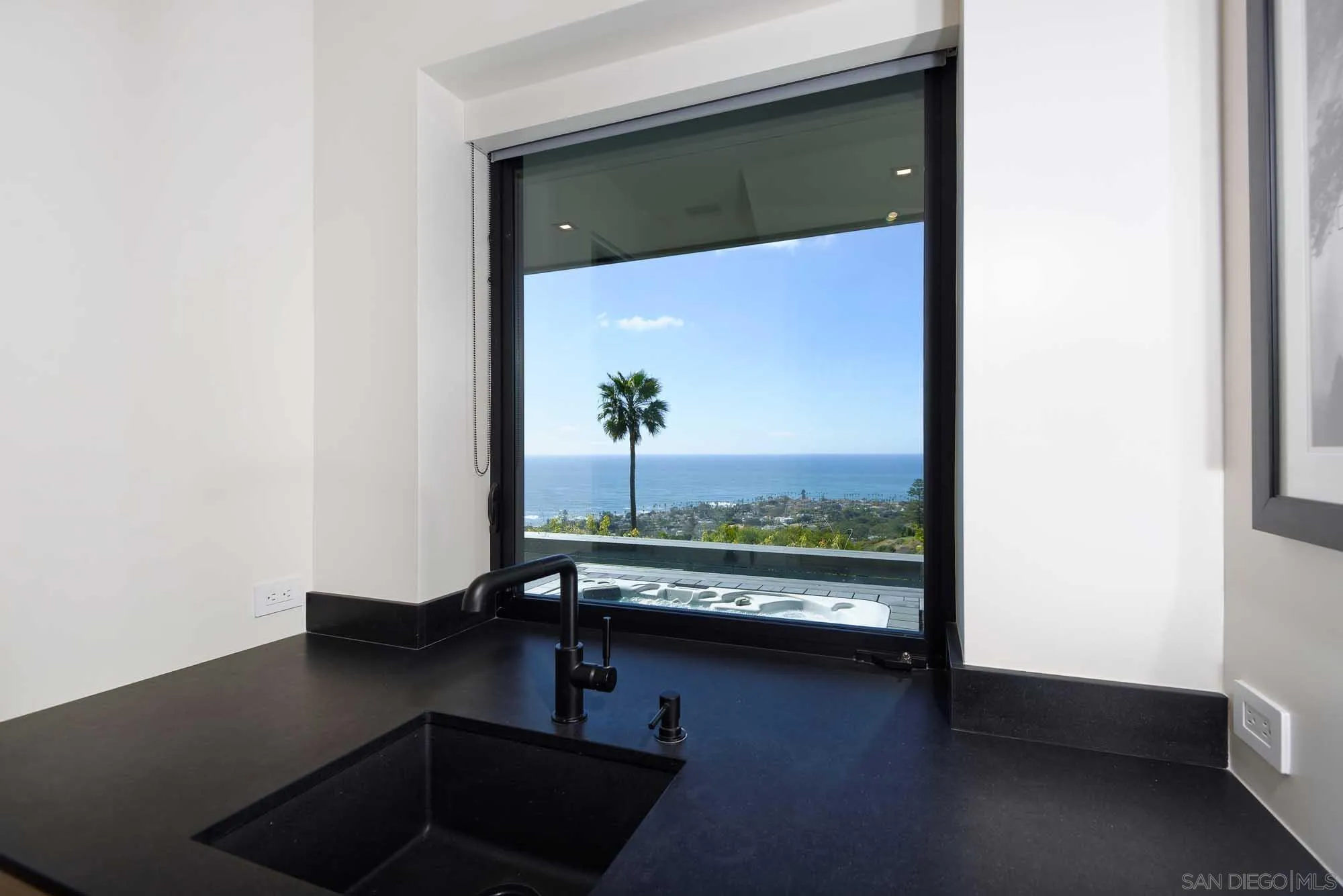 La Jolla, California 92037, United States, 5 Bedrooms Bedrooms, ,5 BathroomsBathrooms,Residential,Active,91653