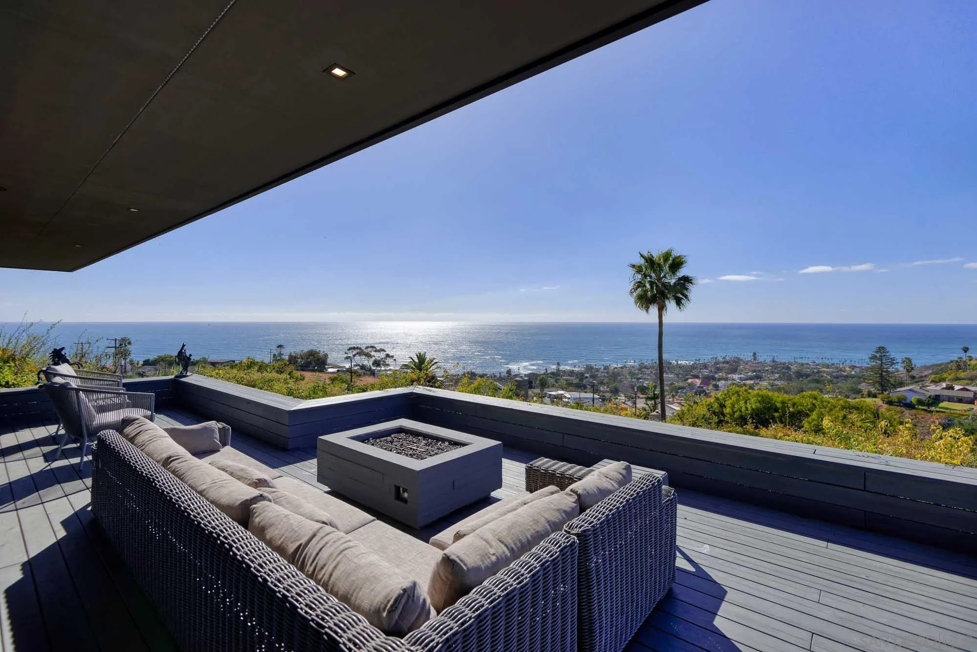La Jolla, California 92037, United States, 5 Bedrooms Bedrooms, ,5 BathroomsBathrooms,Residential,Active,91653
