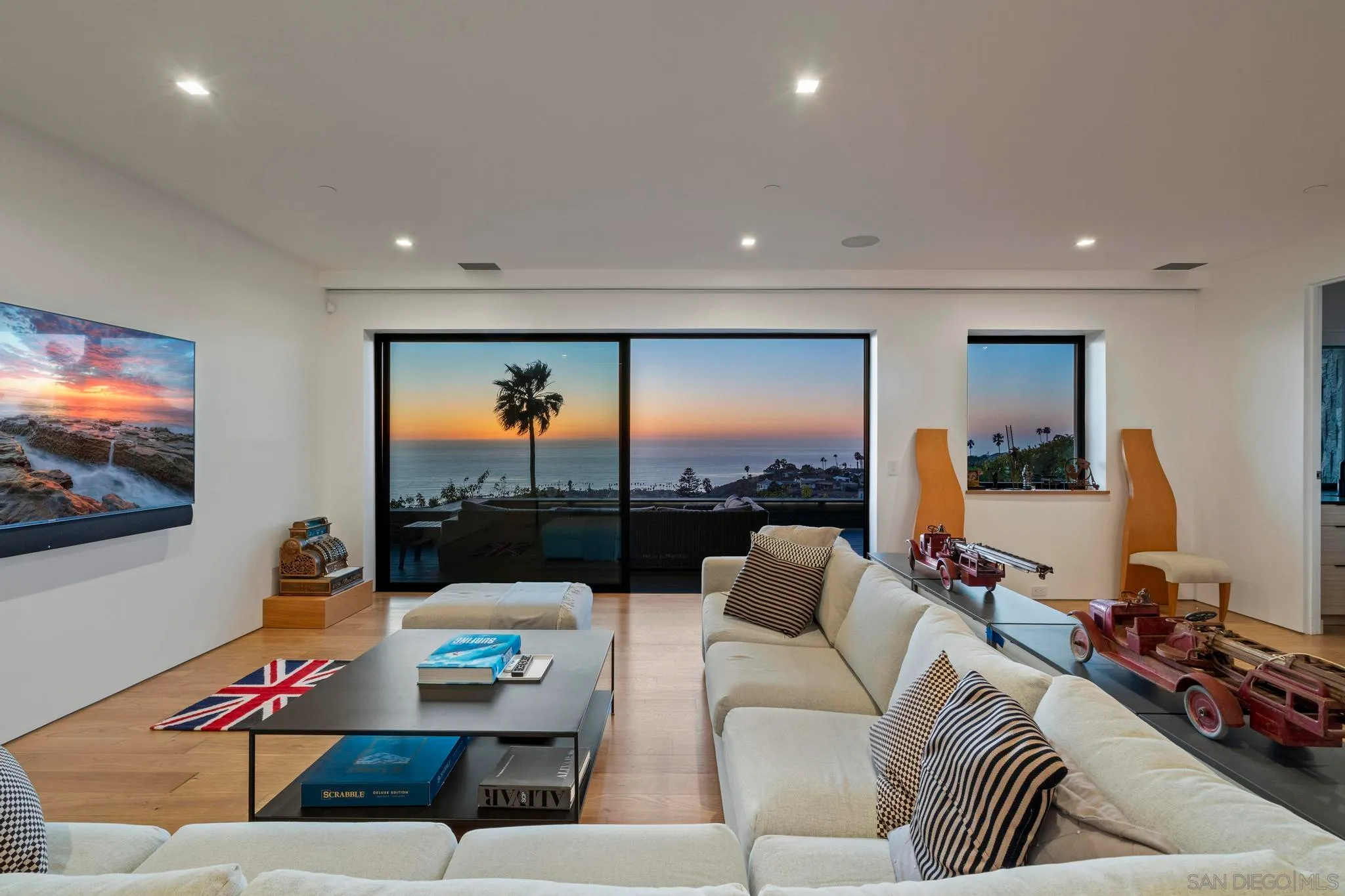 La Jolla, California 92037, United States, 5 Bedrooms Bedrooms, ,5 BathroomsBathrooms,Residential,Active,91653