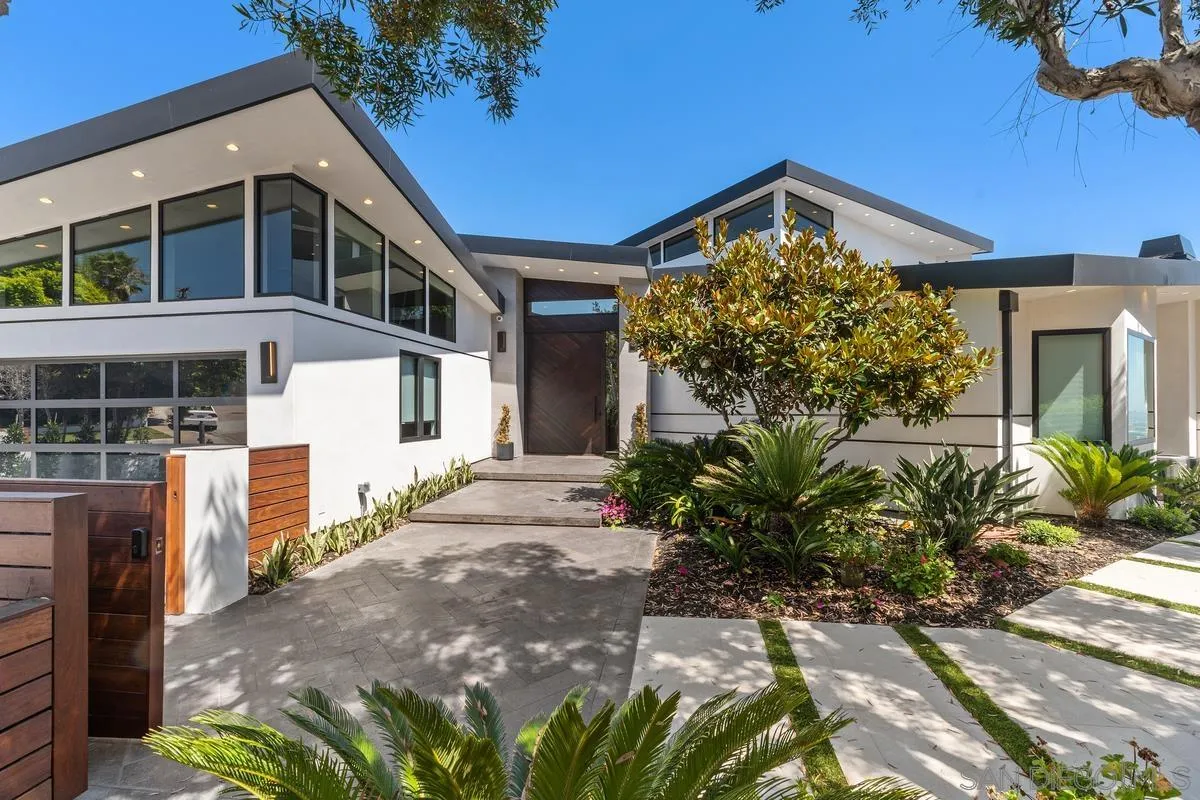 La Jolla, California 92037, United States, 5 Bedrooms Bedrooms, ,8 BathroomsBathrooms,Residential,Pending,170003