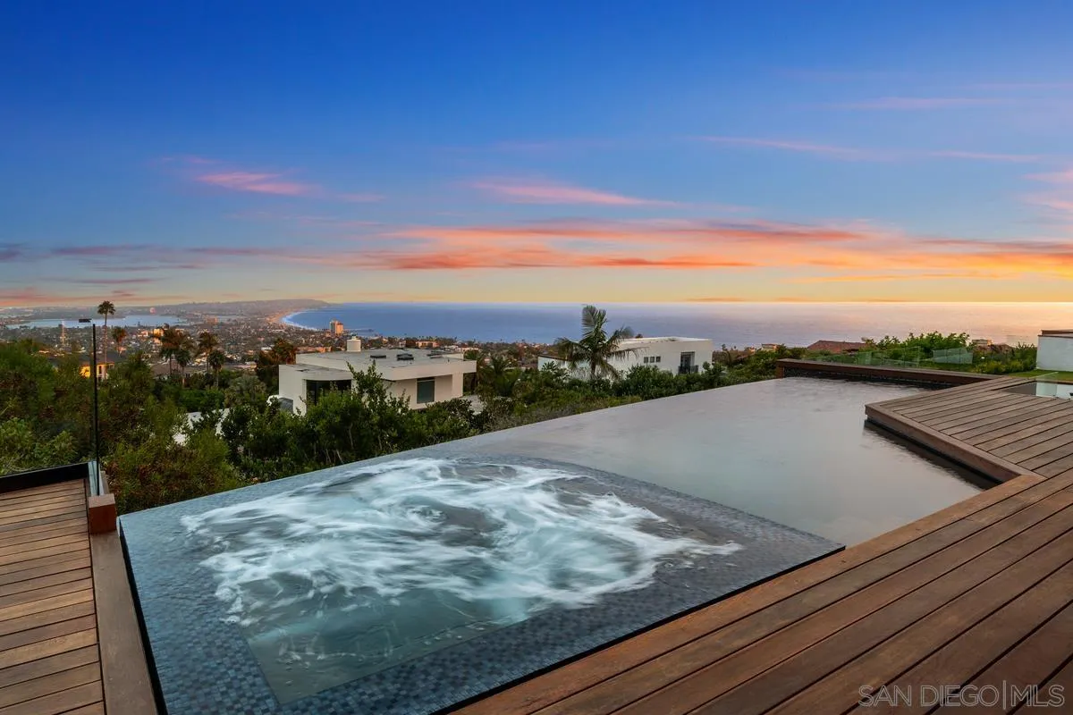 La Jolla, California 92037, United States, 5 Bedrooms Bedrooms, ,8 BathroomsBathrooms,Residential,Pending,170003
