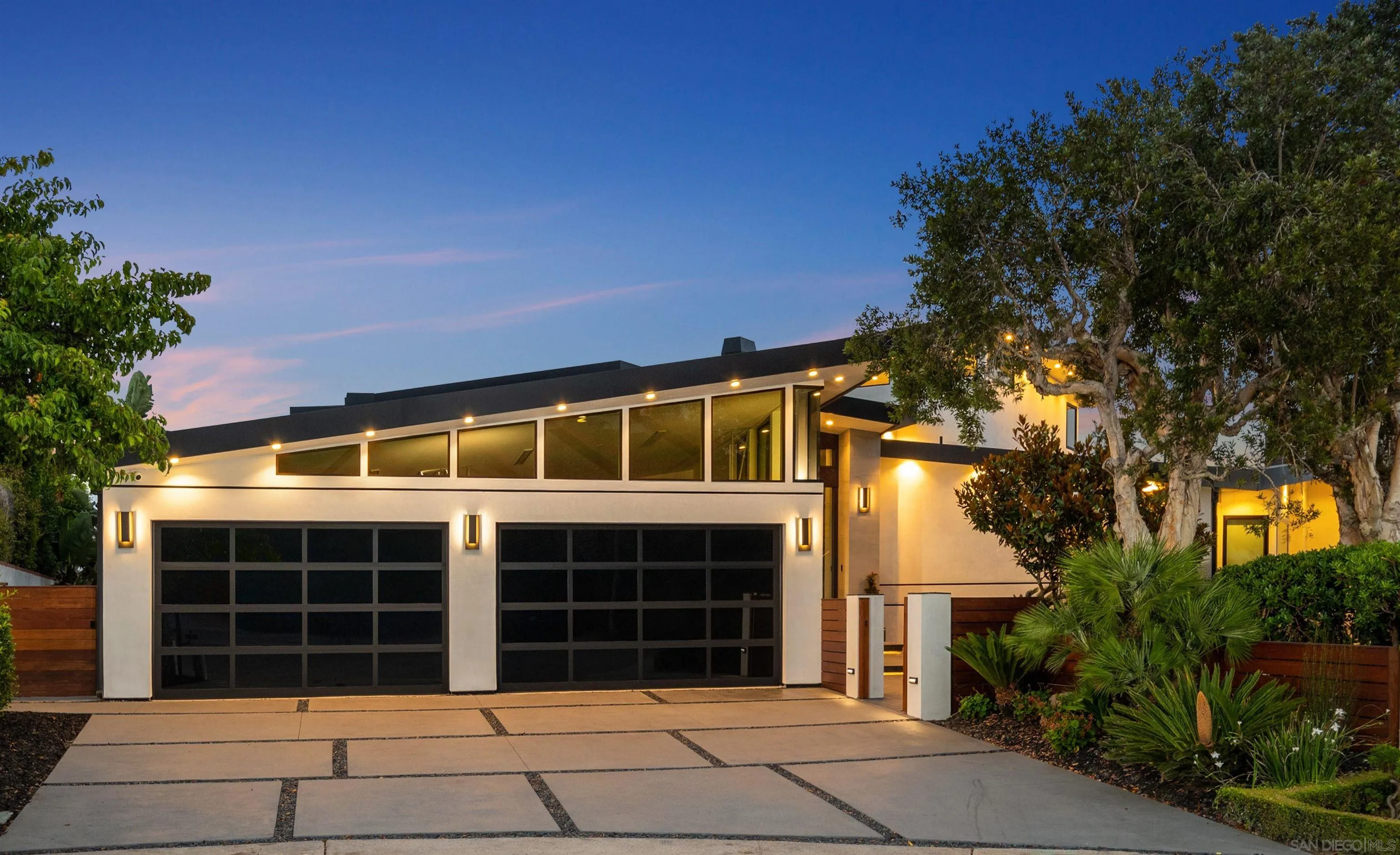 La Jolla, California 92037, United States, 5 Bedrooms Bedrooms, ,8 BathroomsBathrooms,Residential,Pending,170003