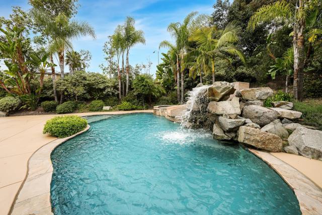 821 Shadow Ridge Pl