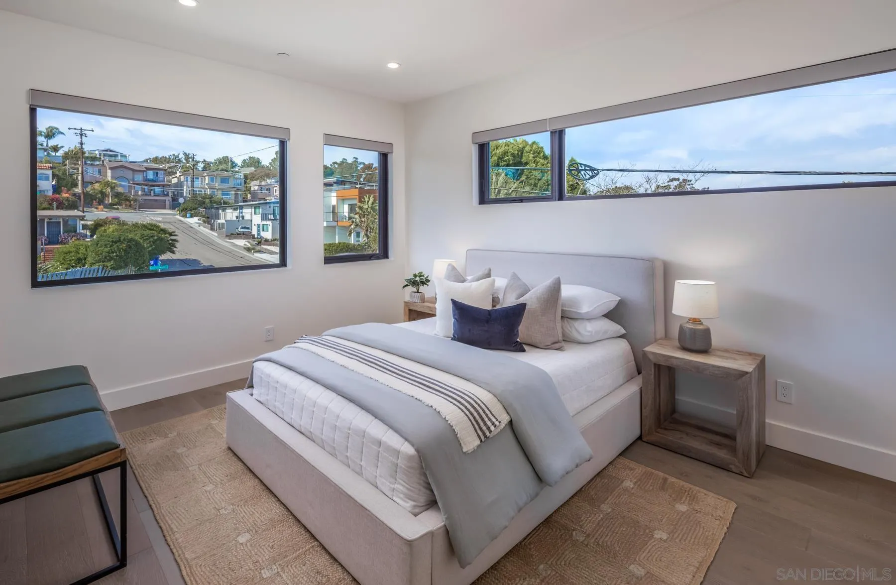 San Diego, California 92109, United States, 5 Bedrooms Bedrooms, ,4 BathroomsBathrooms,Residential,Pending,113234