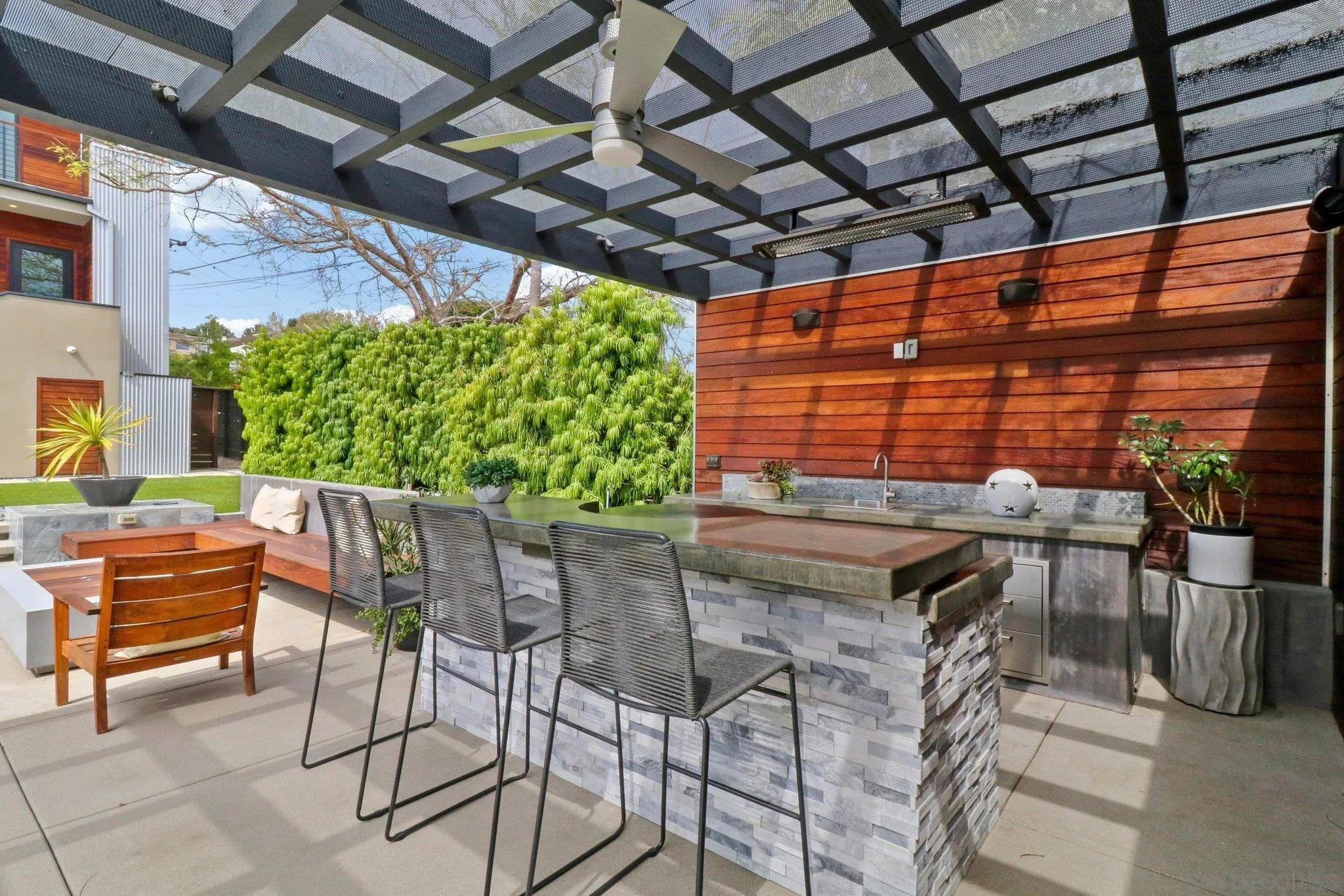 San Diego, California 92109, United States, 5 Bedrooms Bedrooms, ,4 BathroomsBathrooms,Residential,Pending,113234