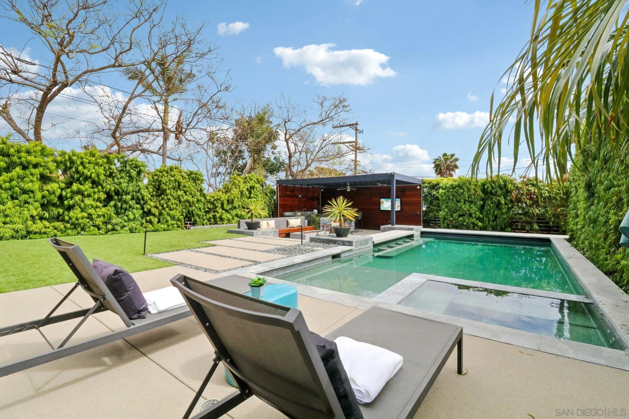 San Diego, California 92109, United States, 5 Bedrooms Bedrooms, ,4 BathroomsBathrooms,Residential,Pending,113234