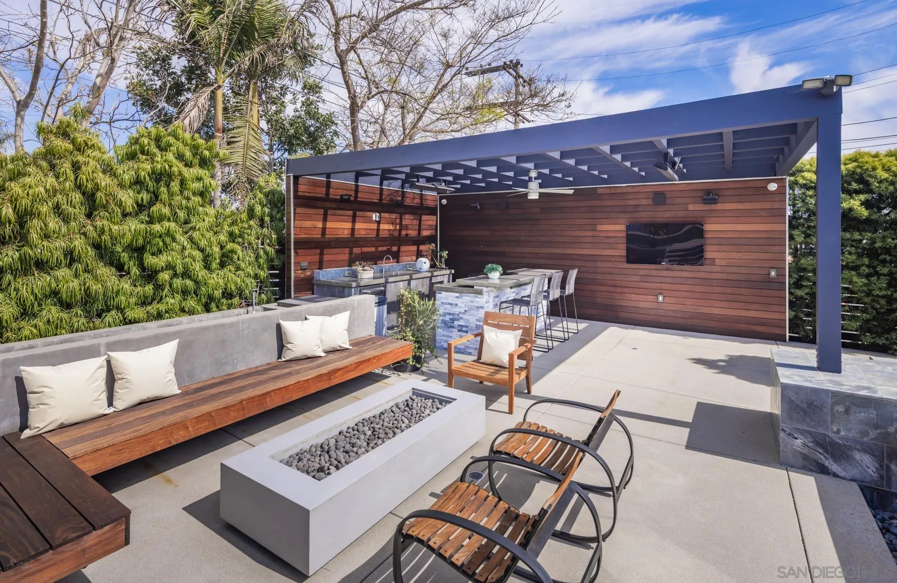 San Diego, California 92109, United States, 5 Bedrooms Bedrooms, ,4 BathroomsBathrooms,Residential,Pending,113234