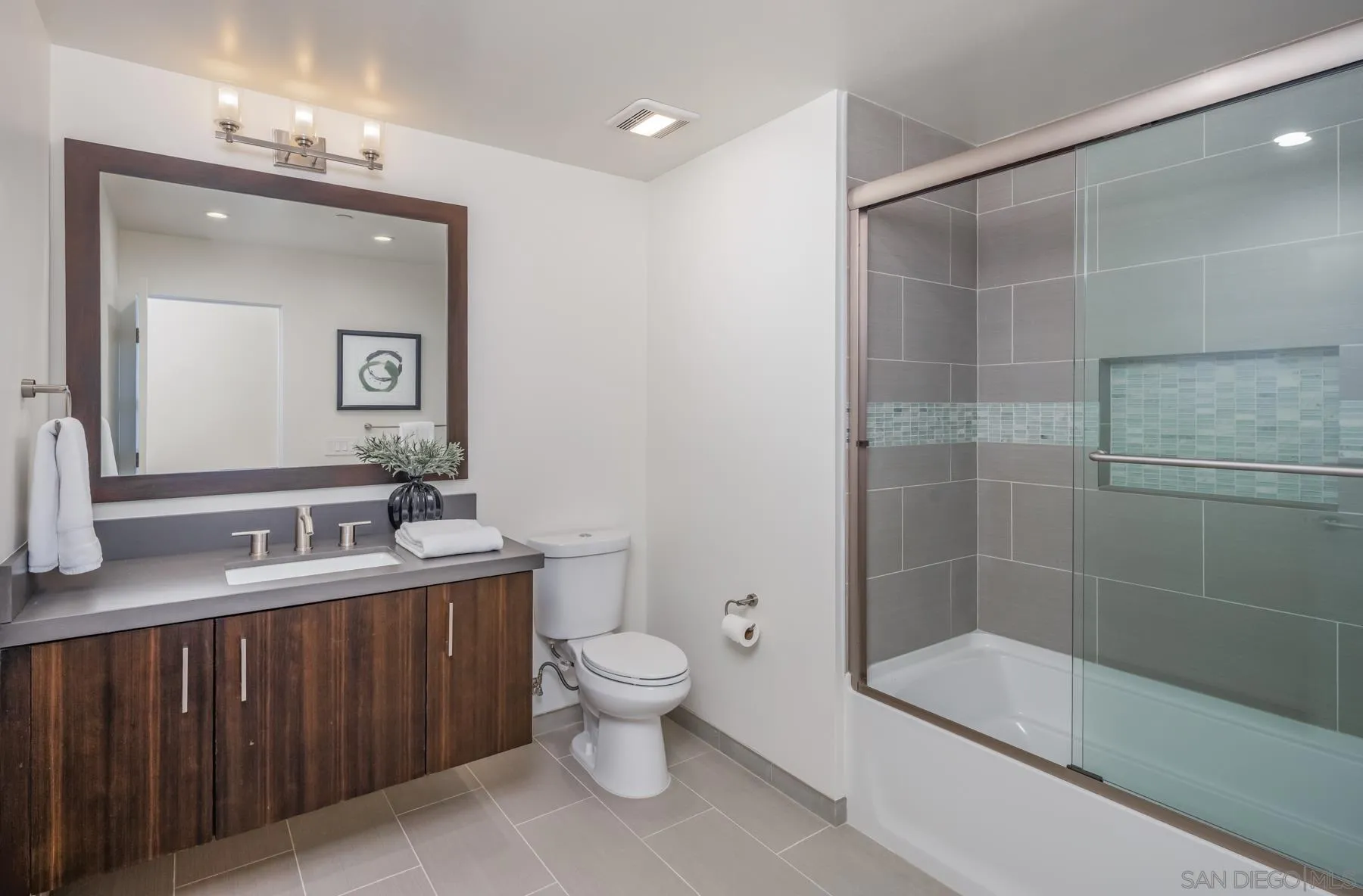 San Diego, California 92109, United States, 5 Bedrooms Bedrooms, ,4 BathroomsBathrooms,Residential,Pending,113234