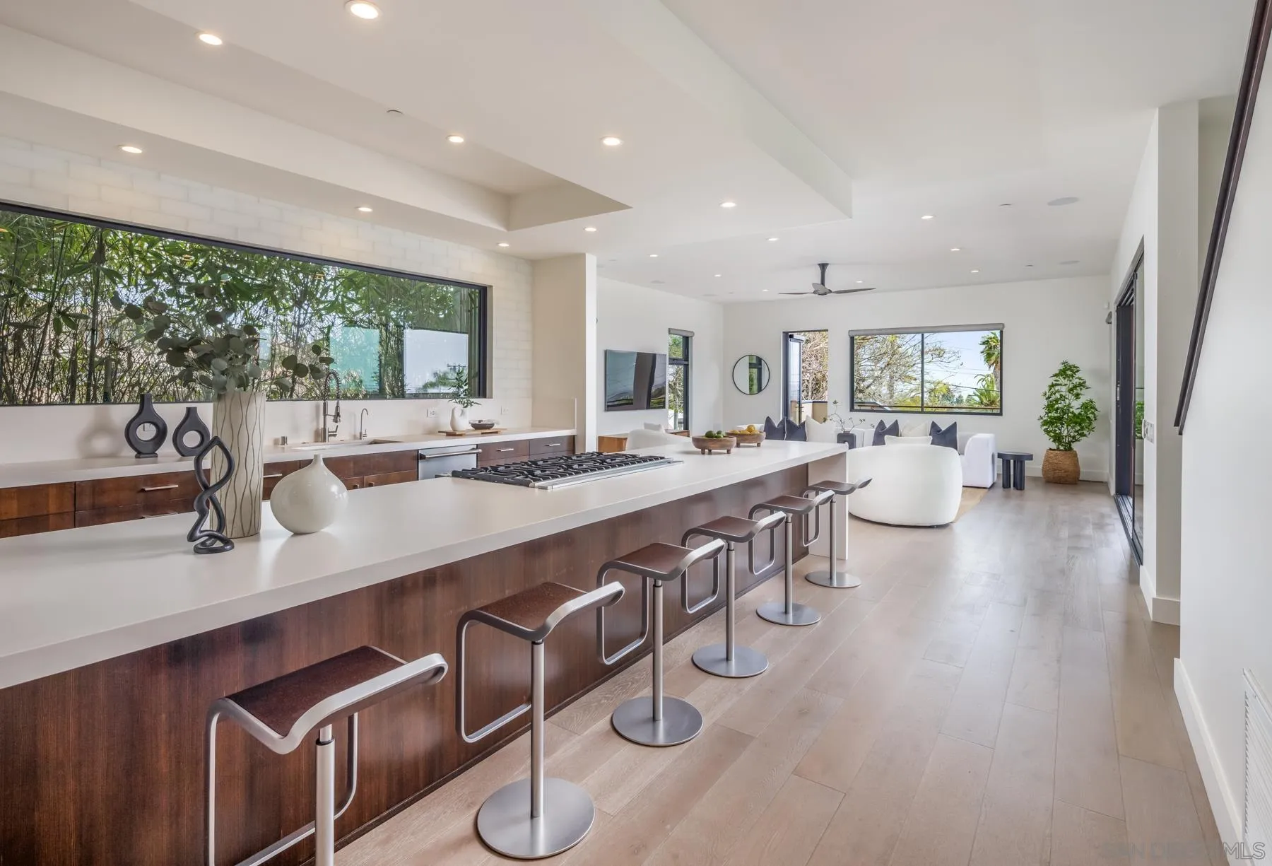 San Diego, California 92109, United States, 5 Bedrooms Bedrooms, ,4 BathroomsBathrooms,Residential,Pending,113234