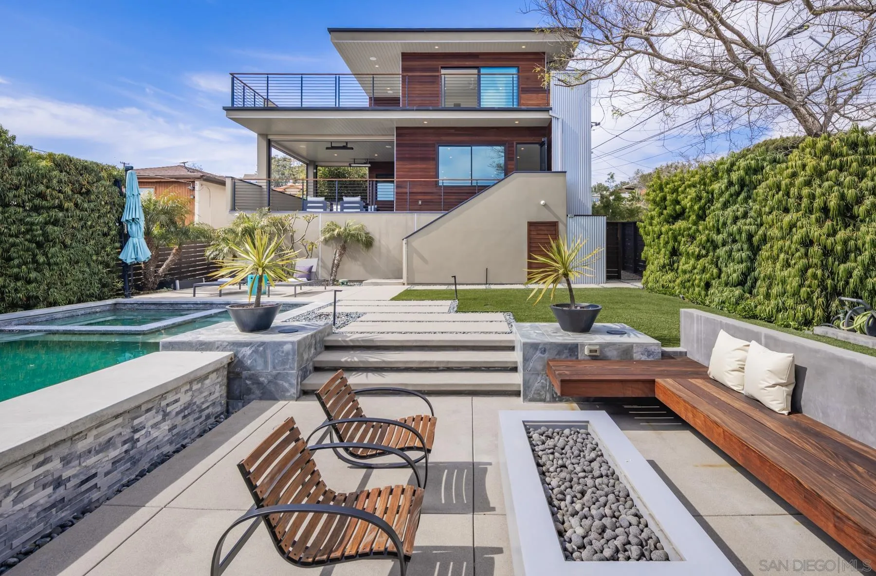 San Diego, California 92109, United States, 5 Bedrooms Bedrooms, ,4 BathroomsBathrooms,Residential,Pending,113234