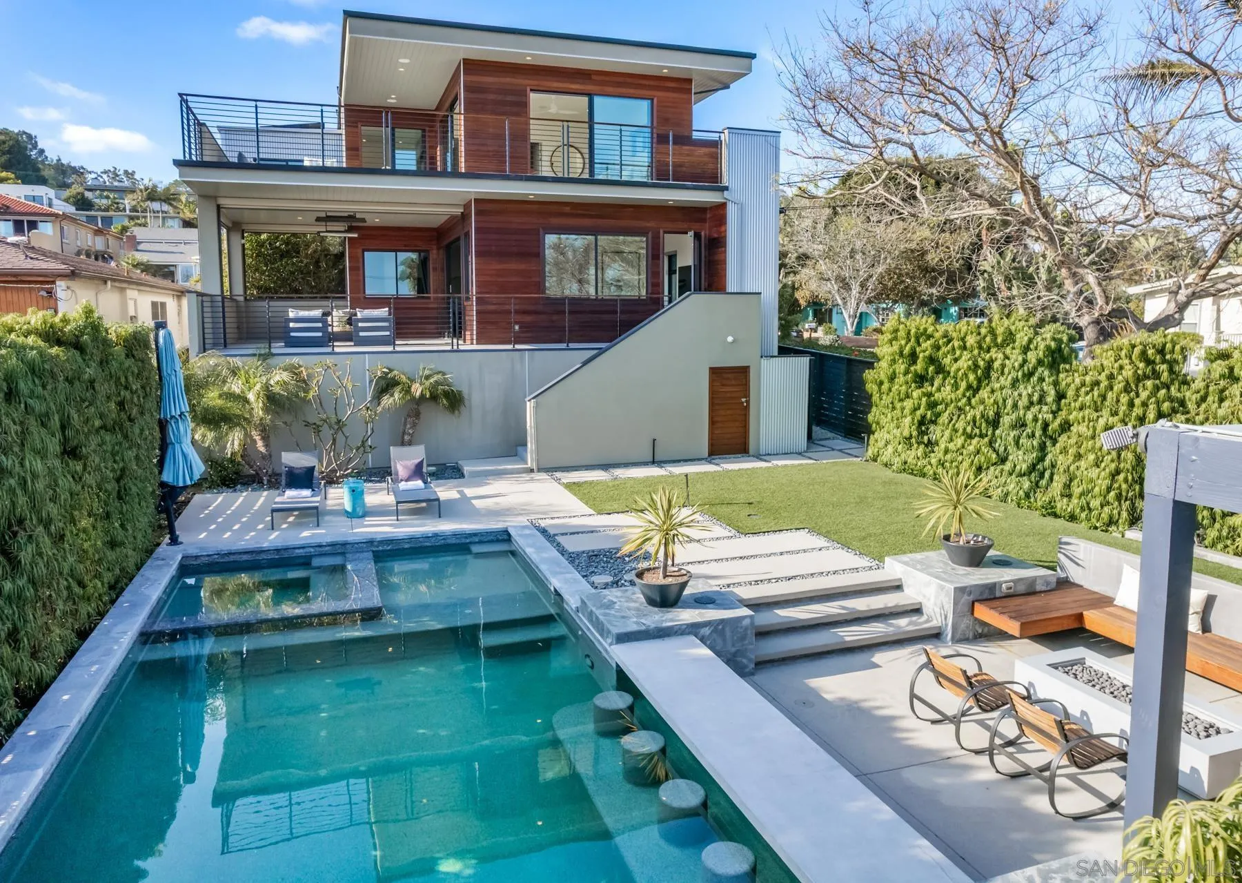 San Diego, California 92109, United States, 5 Bedrooms Bedrooms, ,4 BathroomsBathrooms,Residential,Pending,113234