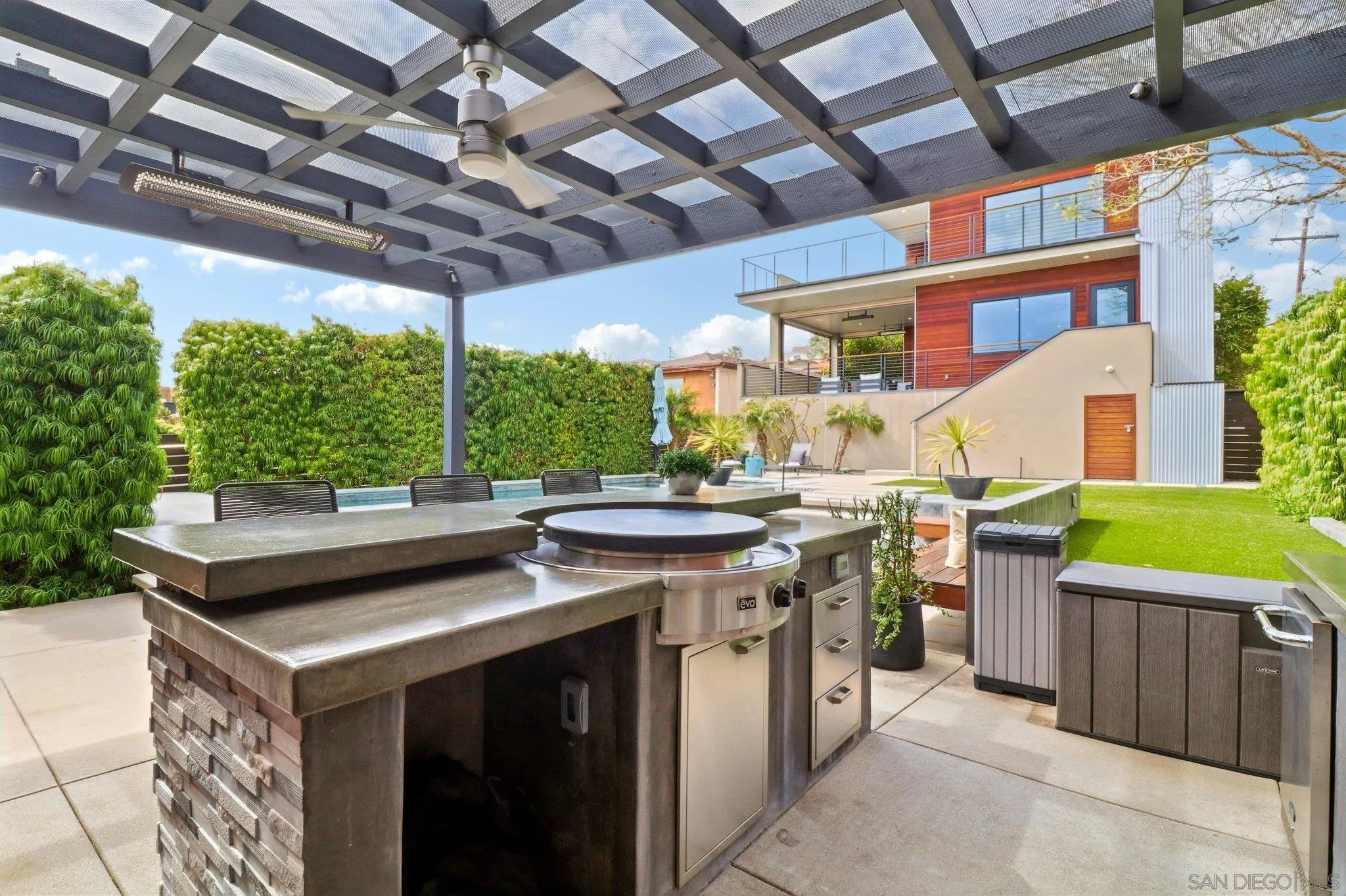 San Diego, California 92109, United States, 5 Bedrooms Bedrooms, ,4 BathroomsBathrooms,Residential,Pending,113234