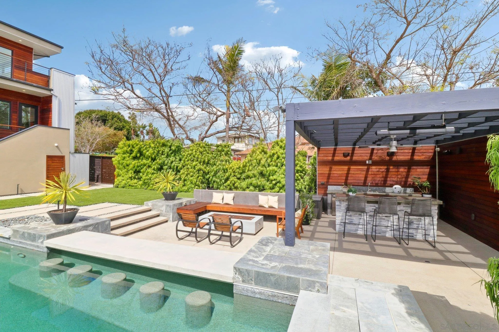 San Diego, California 92109, United States, 5 Bedrooms Bedrooms, ,4 BathroomsBathrooms,Residential,Pending,113234