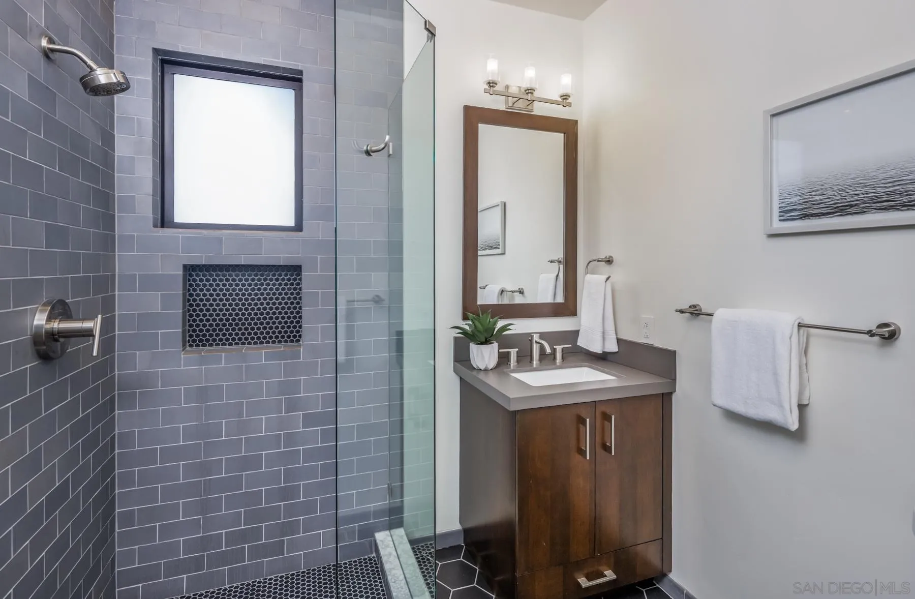 San Diego, California 92109, United States, 5 Bedrooms Bedrooms, ,4 BathroomsBathrooms,Residential,Pending,113234