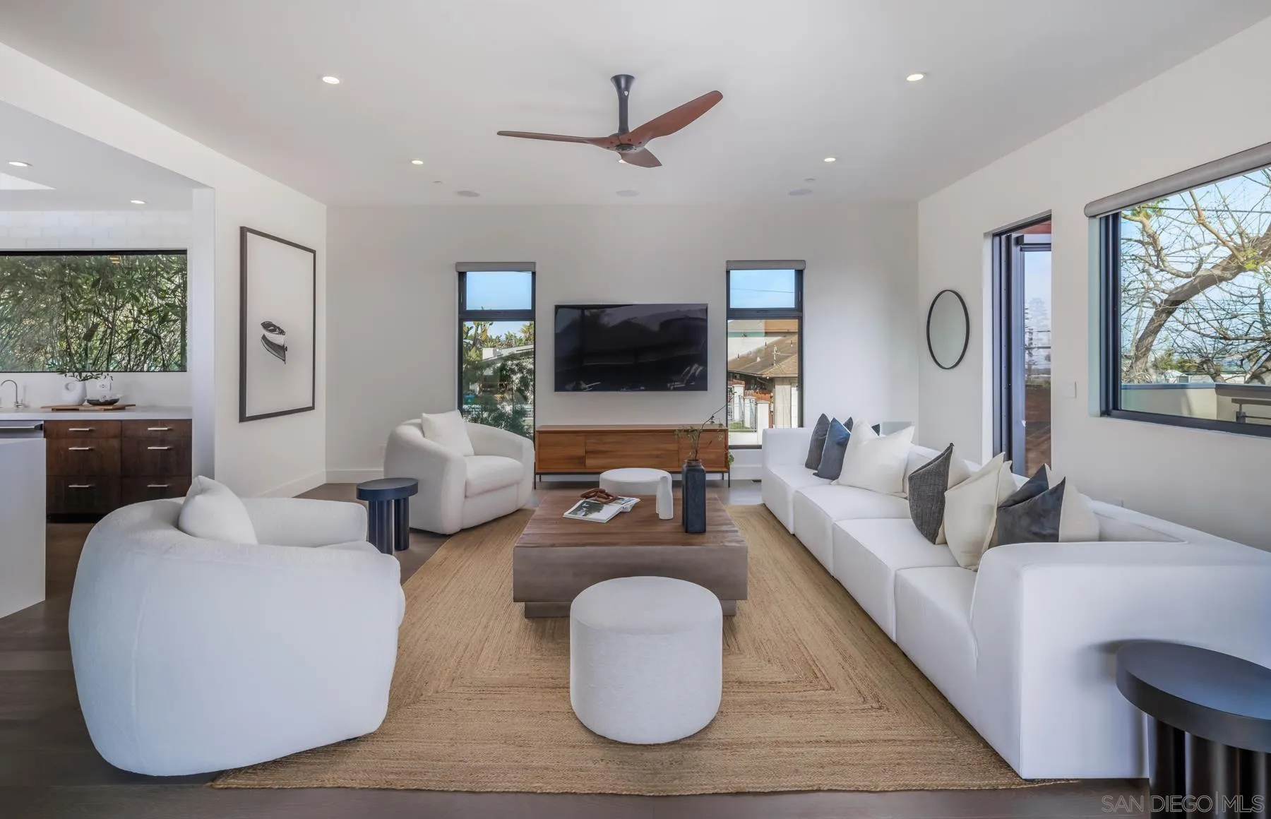 San Diego, California 92109, United States, 5 Bedrooms Bedrooms, ,4 BathroomsBathrooms,Residential,Pending,113234