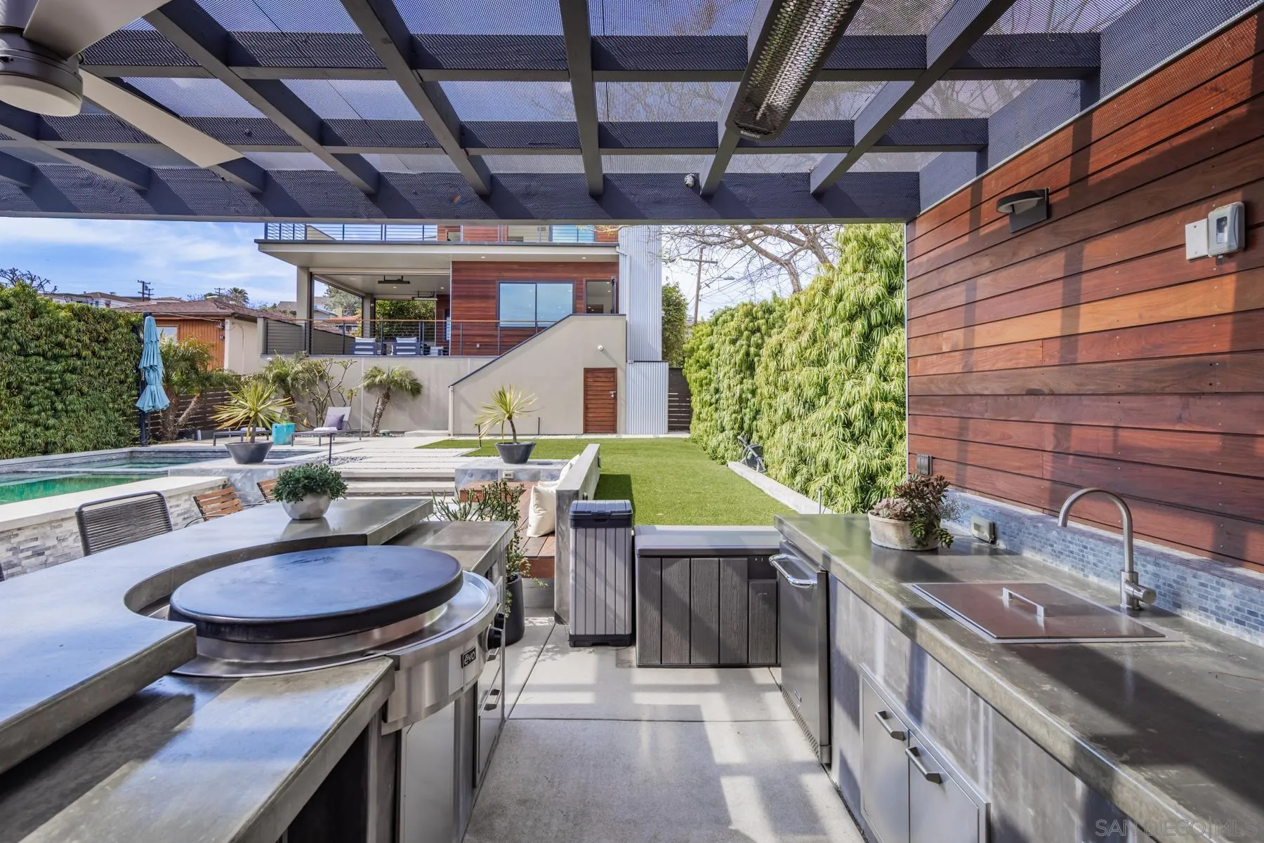 San Diego, California 92109, United States, 5 Bedrooms Bedrooms, ,4 BathroomsBathrooms,Residential,Pending,113234