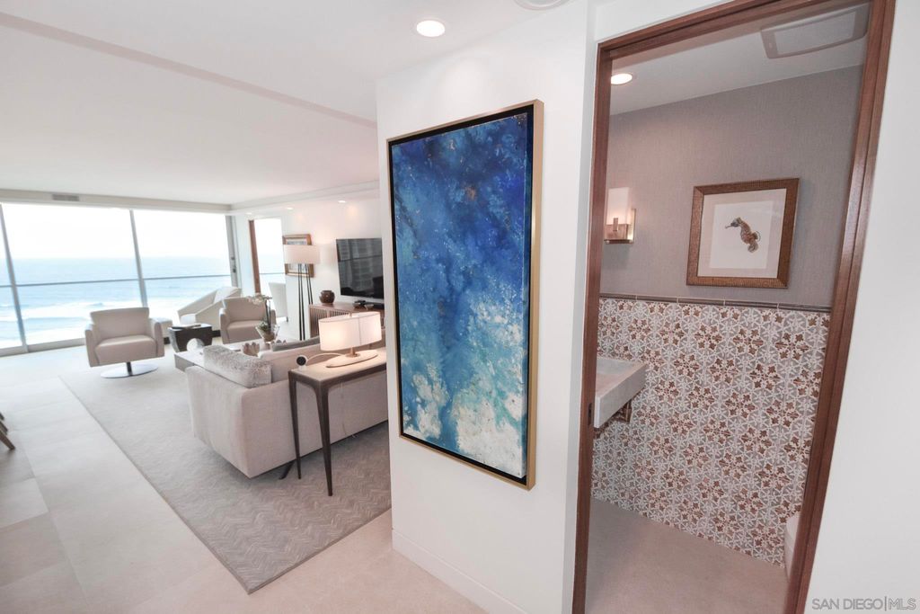 Photo of 1780 Avenida Del Mundo #1008, Coronado, CA 92118 (MLS # 250023302)