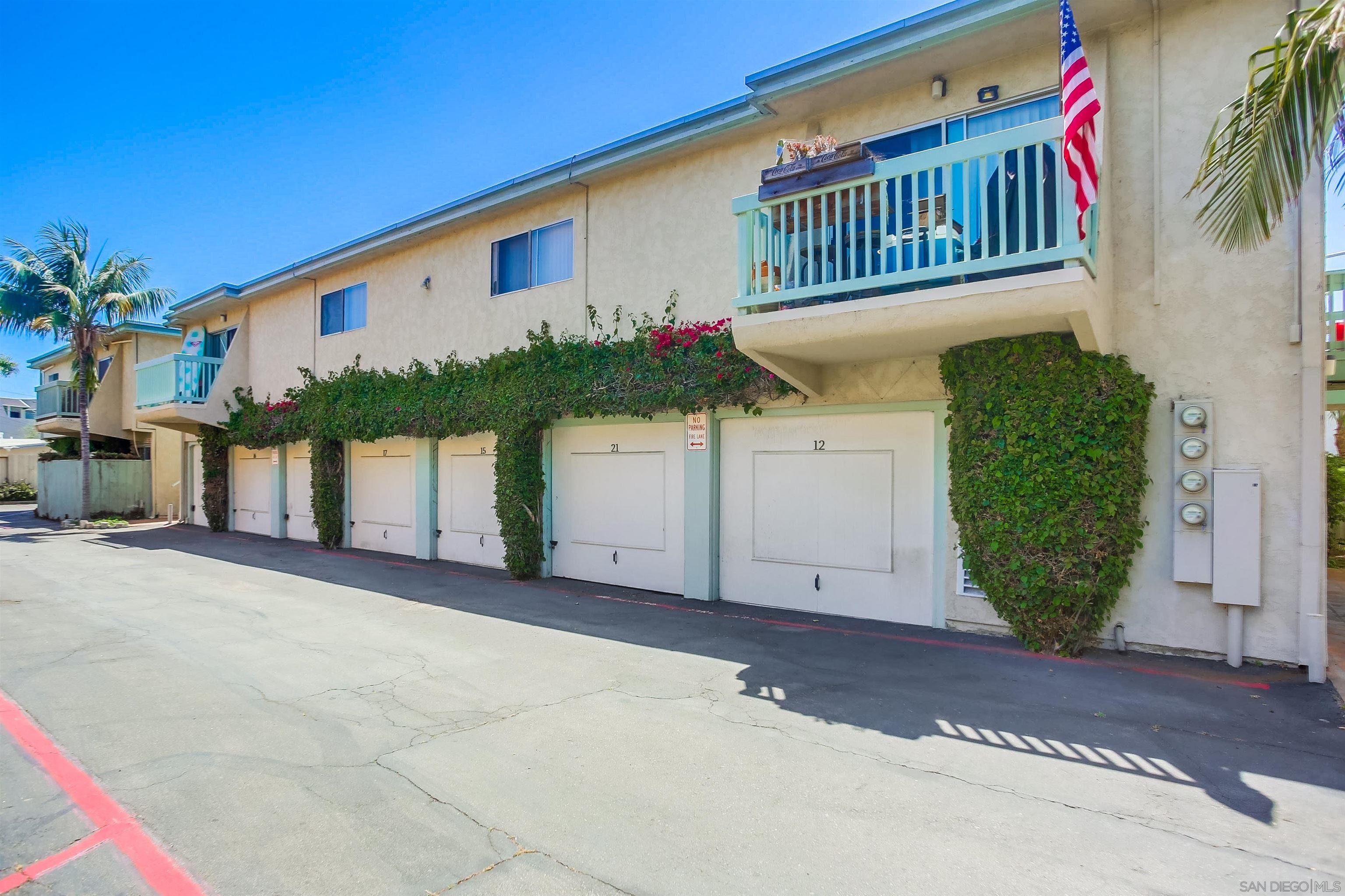 975 Laguna Dr