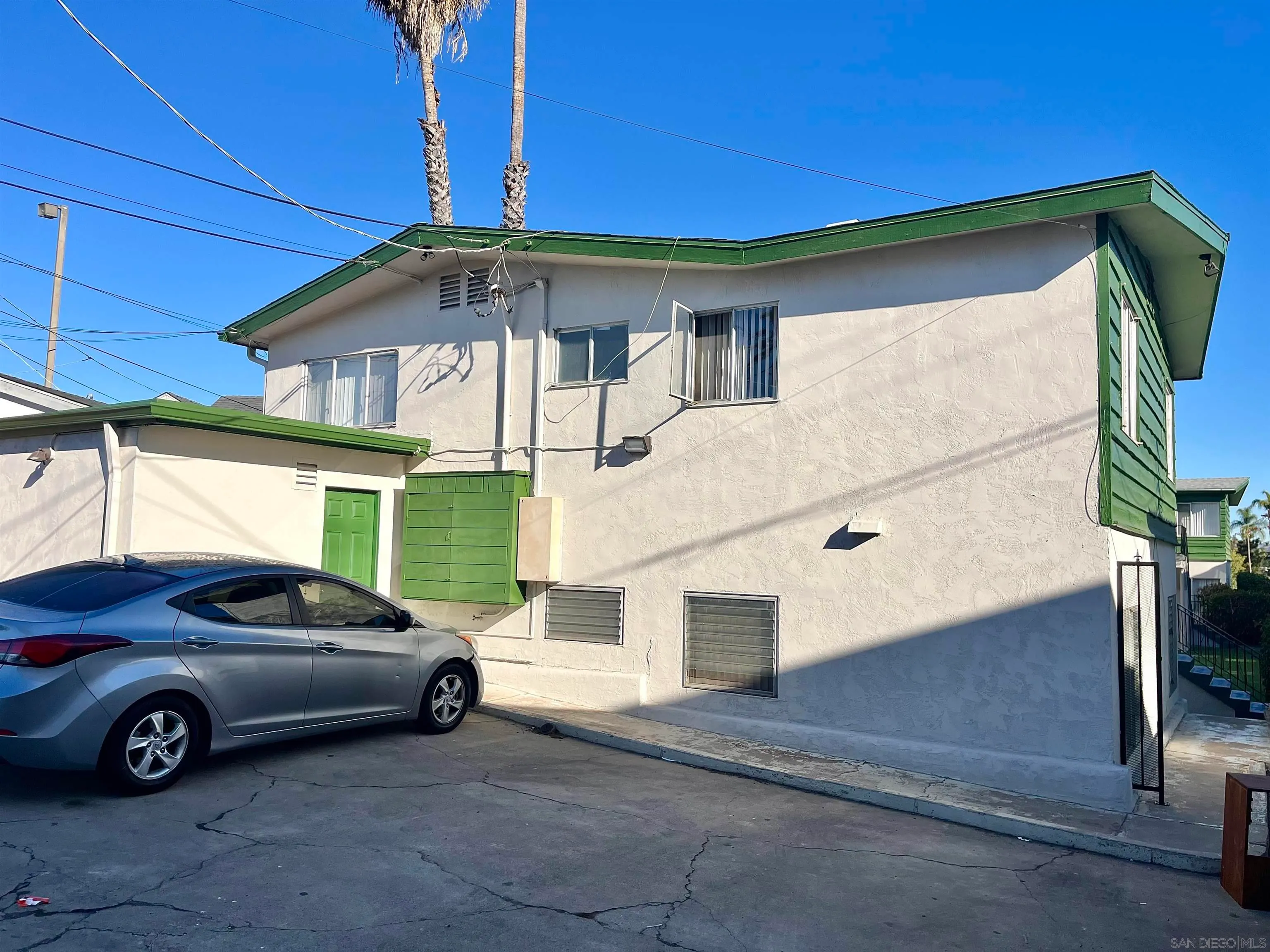 San Diego, California 92116, United States, ,Residential,Pending,23037