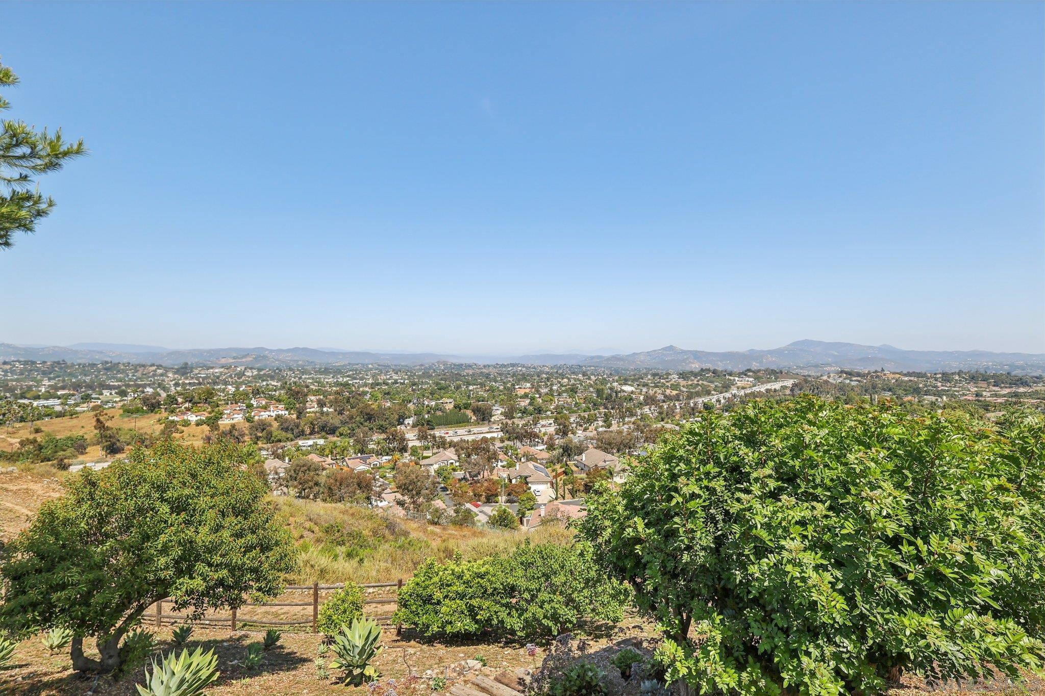 1305 Eagle Glen