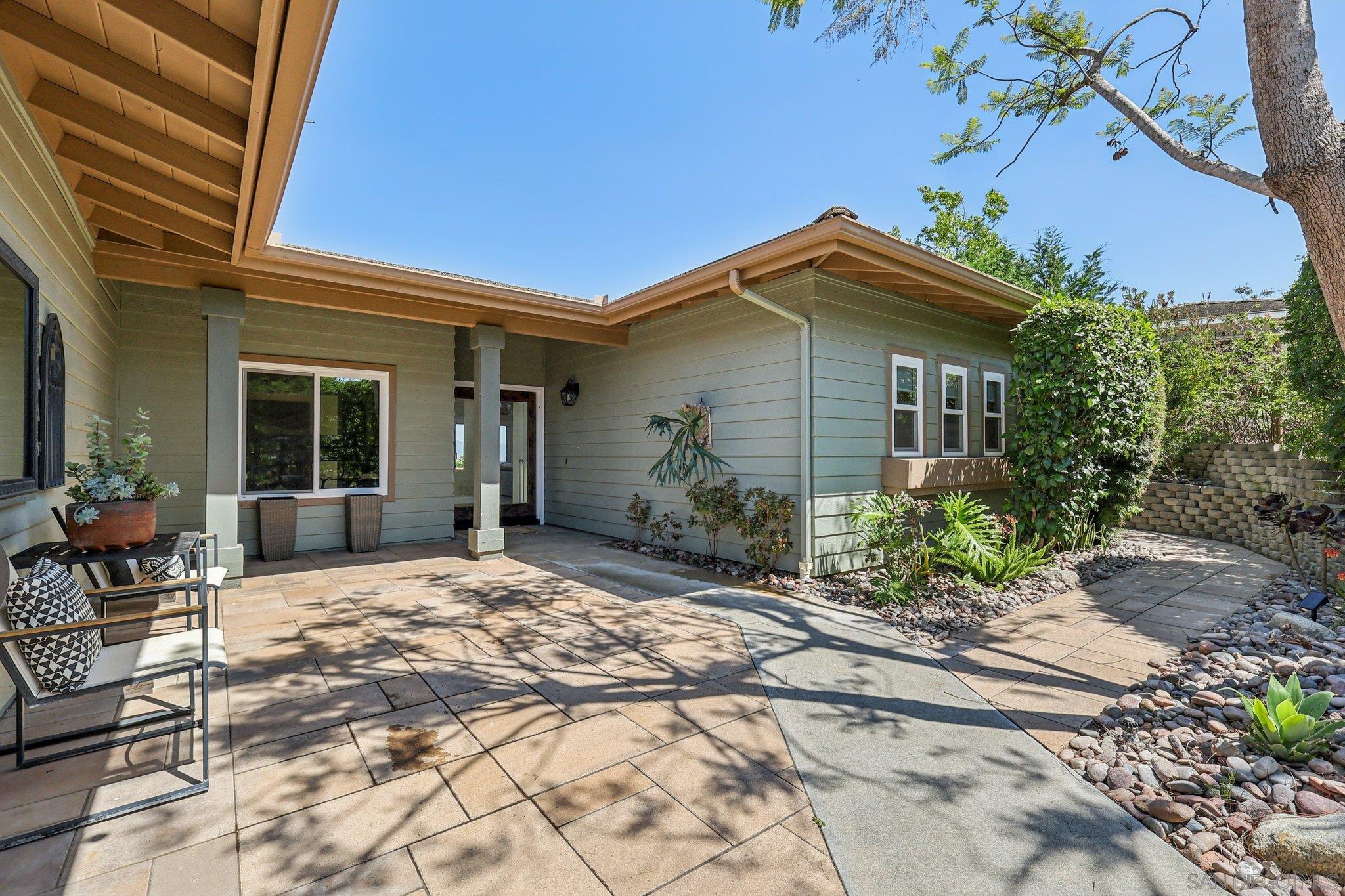 1305 Eagle Glen