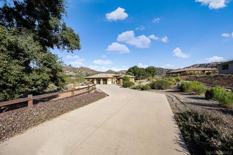 12087  Via Trevi Lakeside CA 92040