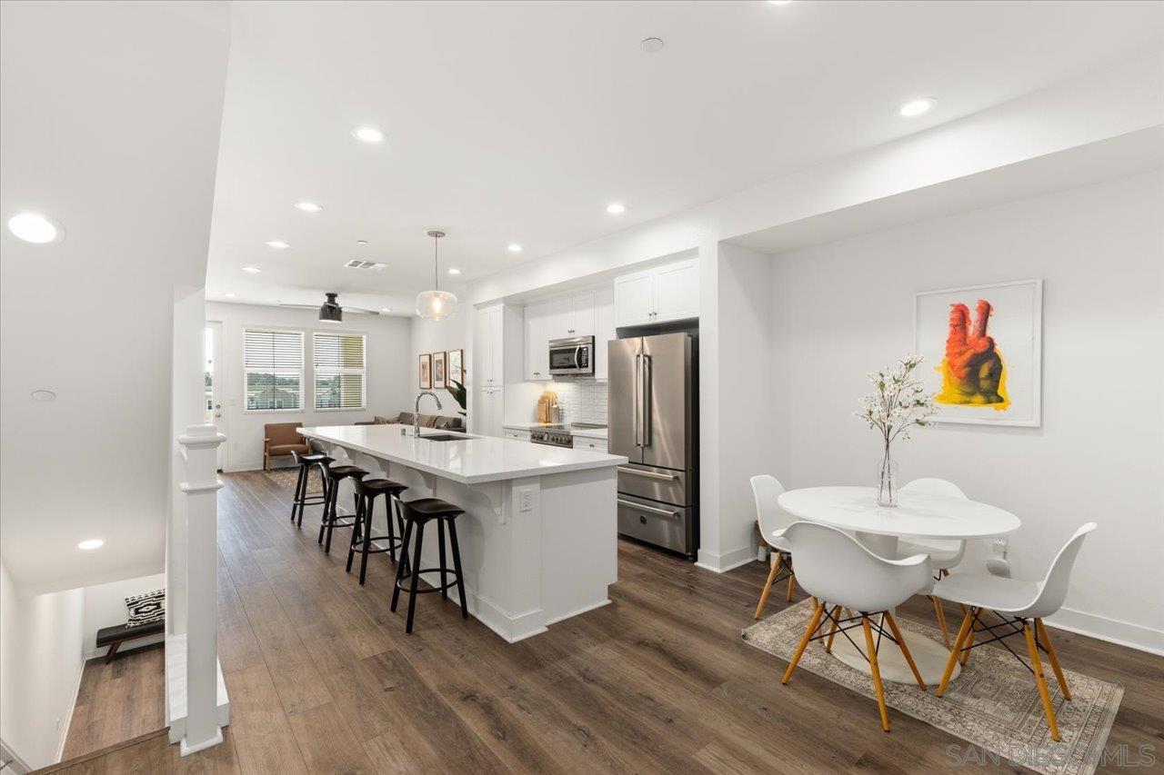 1107 Hibiscus Way