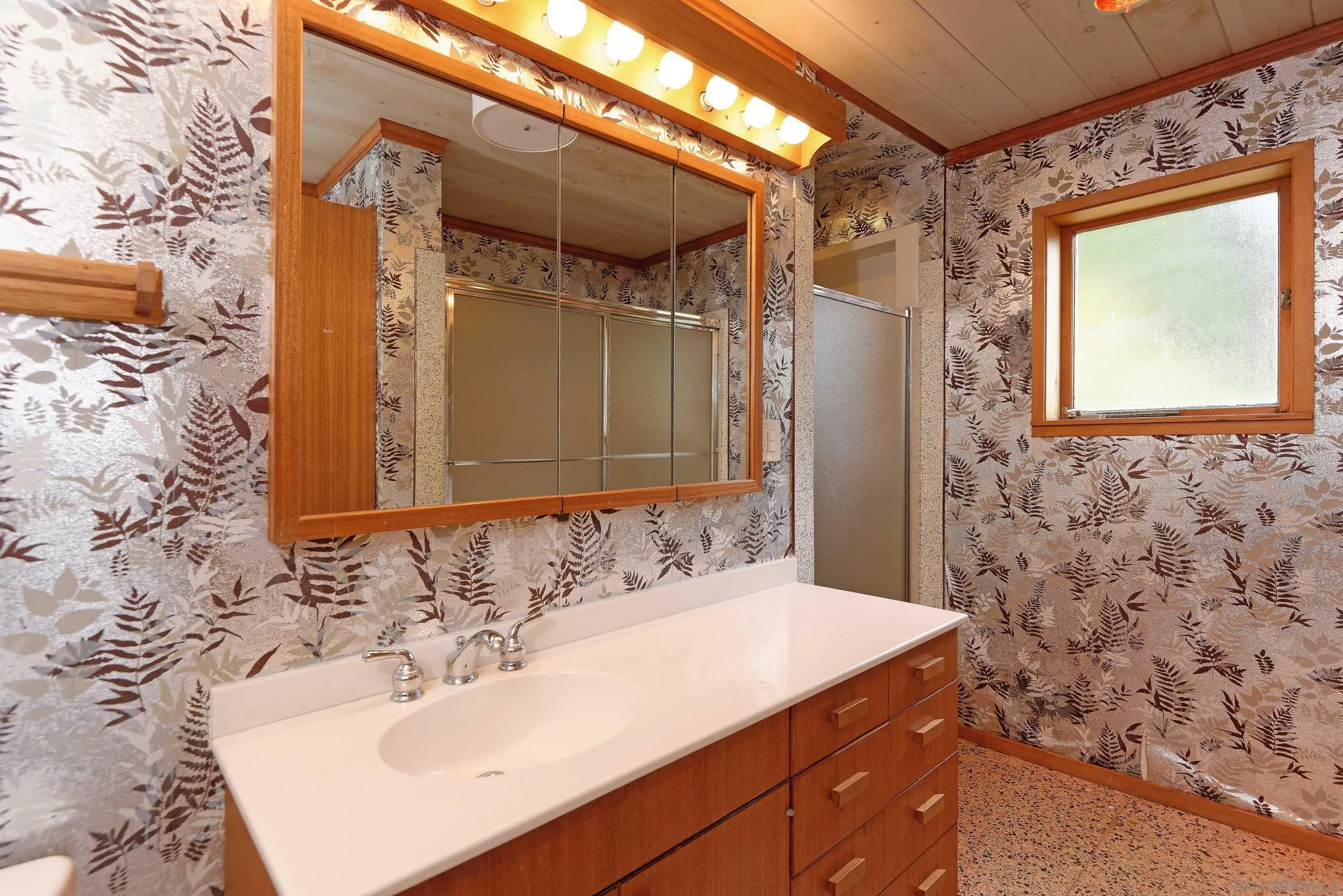 La Jolla, California 92037, United States, 4 Bedrooms Bedrooms, ,4 BathroomsBathrooms,Residential,Pending,29022