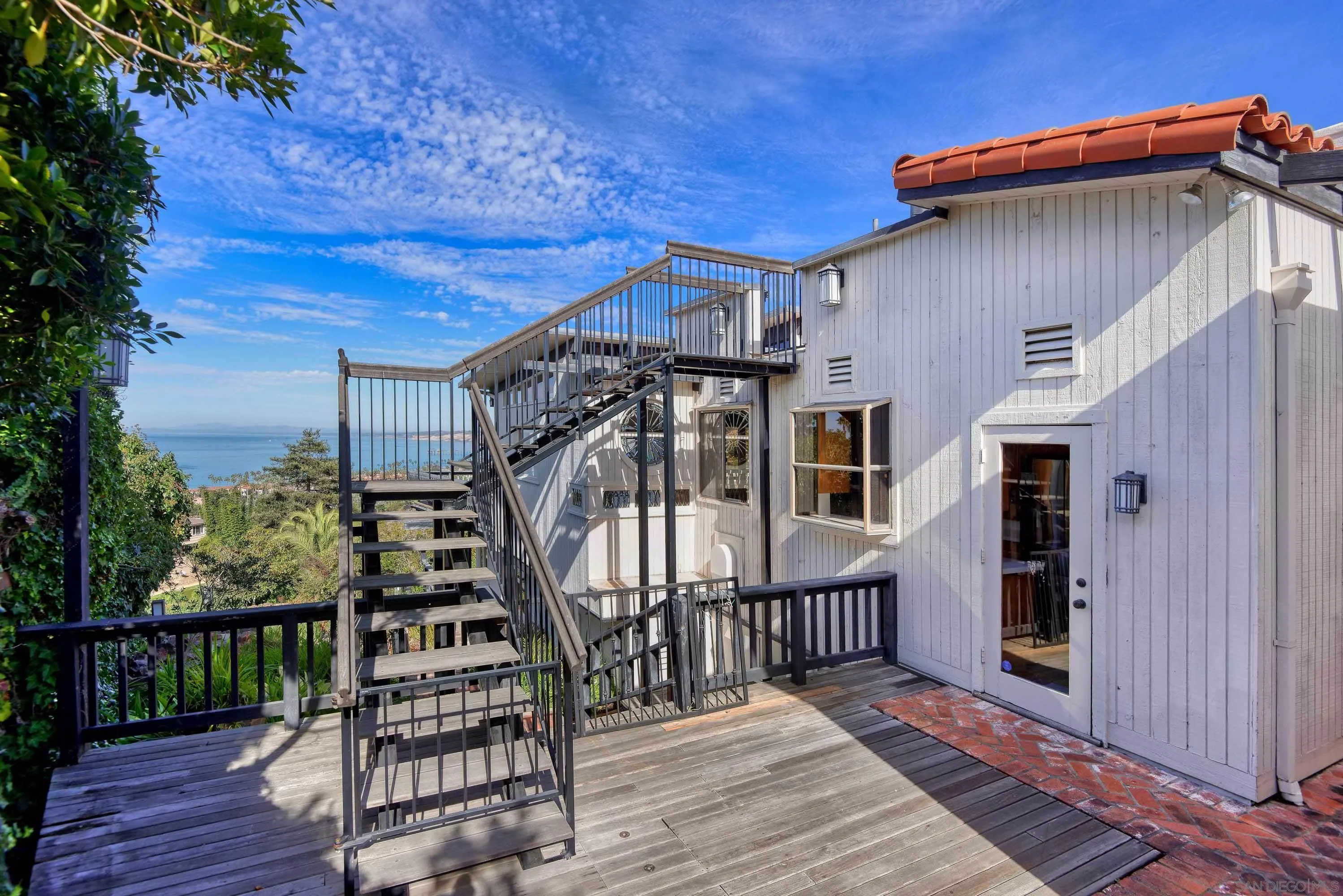 La Jolla, California 92037, United States, 4 Bedrooms Bedrooms, ,4 BathroomsBathrooms,Residential,Pending,29022