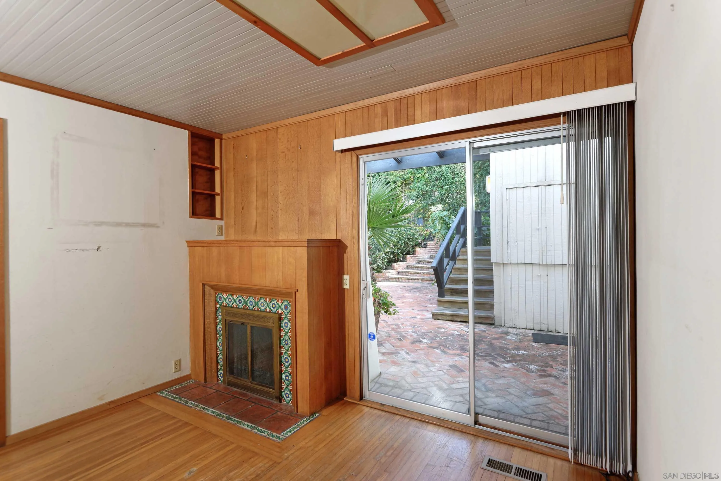 La Jolla, California 92037, United States, 4 Bedrooms Bedrooms, ,4 BathroomsBathrooms,Residential,Pending,29022