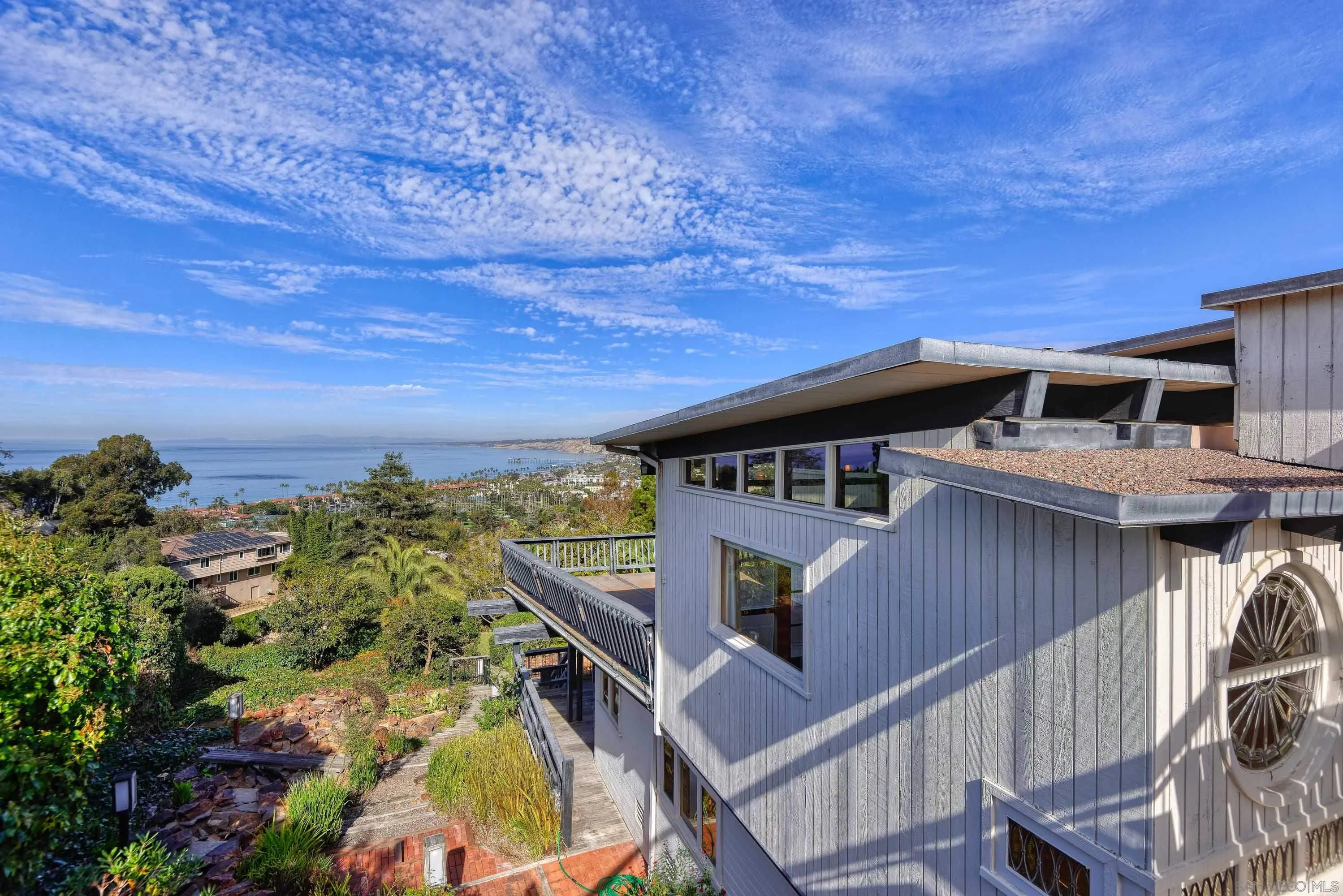 La Jolla, California 92037, United States, 4 Bedrooms Bedrooms, ,4 BathroomsBathrooms,Residential,Pending,29022