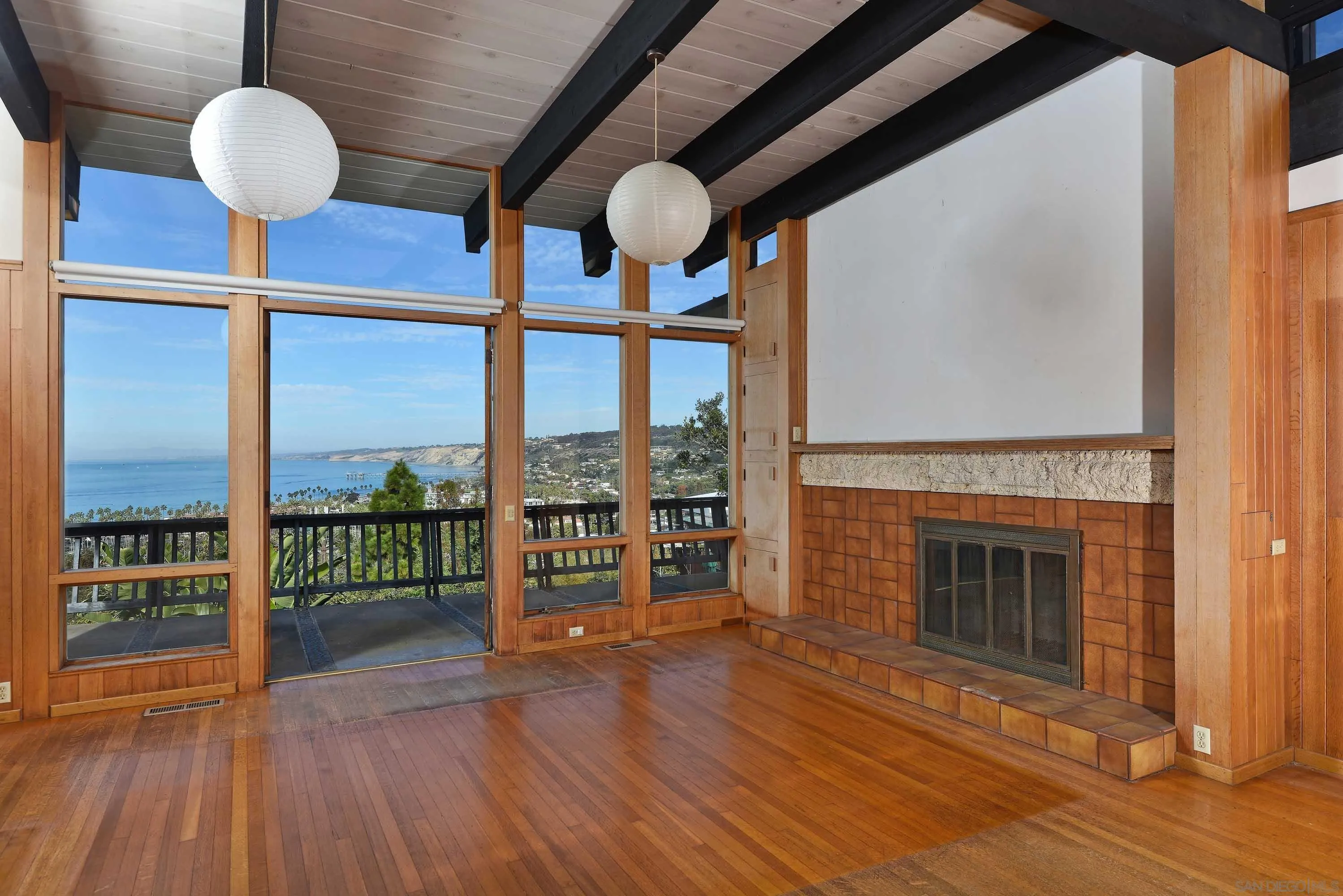 La Jolla, California 92037, United States, 4 Bedrooms Bedrooms, ,4 BathroomsBathrooms,Residential,Pending,29022