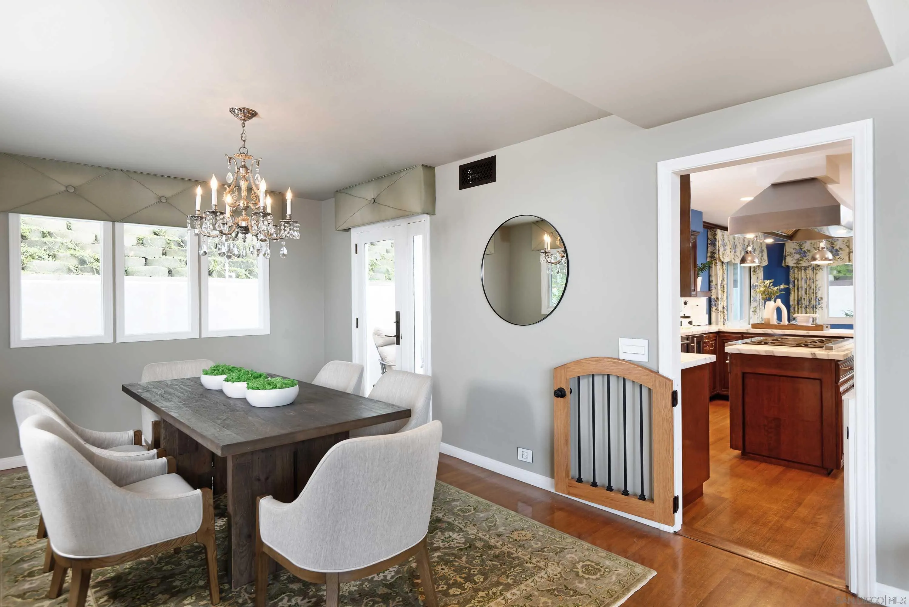 La Jolla, California 92037, United States, 4 Bedrooms Bedrooms, ,4 BathroomsBathrooms,Residential,Pending,29022