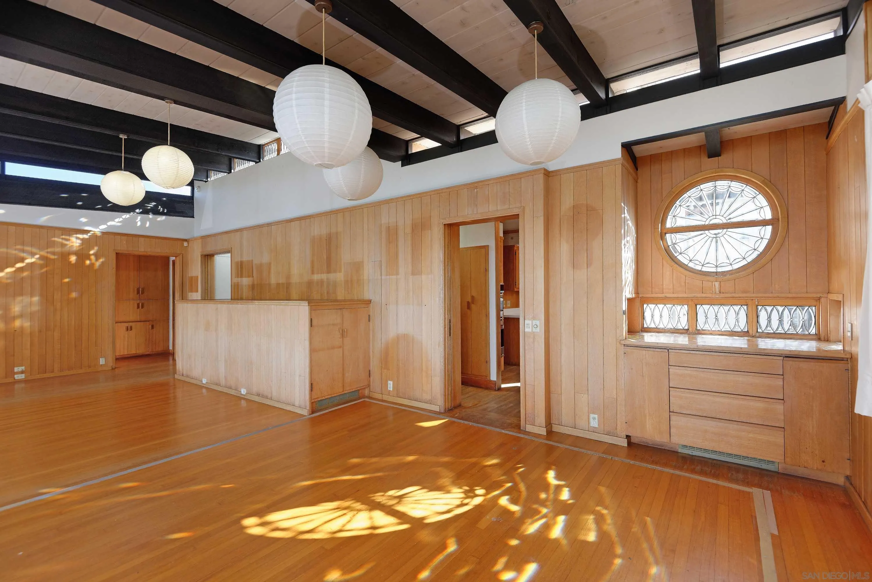 La Jolla, California 92037, United States, 4 Bedrooms Bedrooms, ,4 BathroomsBathrooms,Residential,Pending,29022