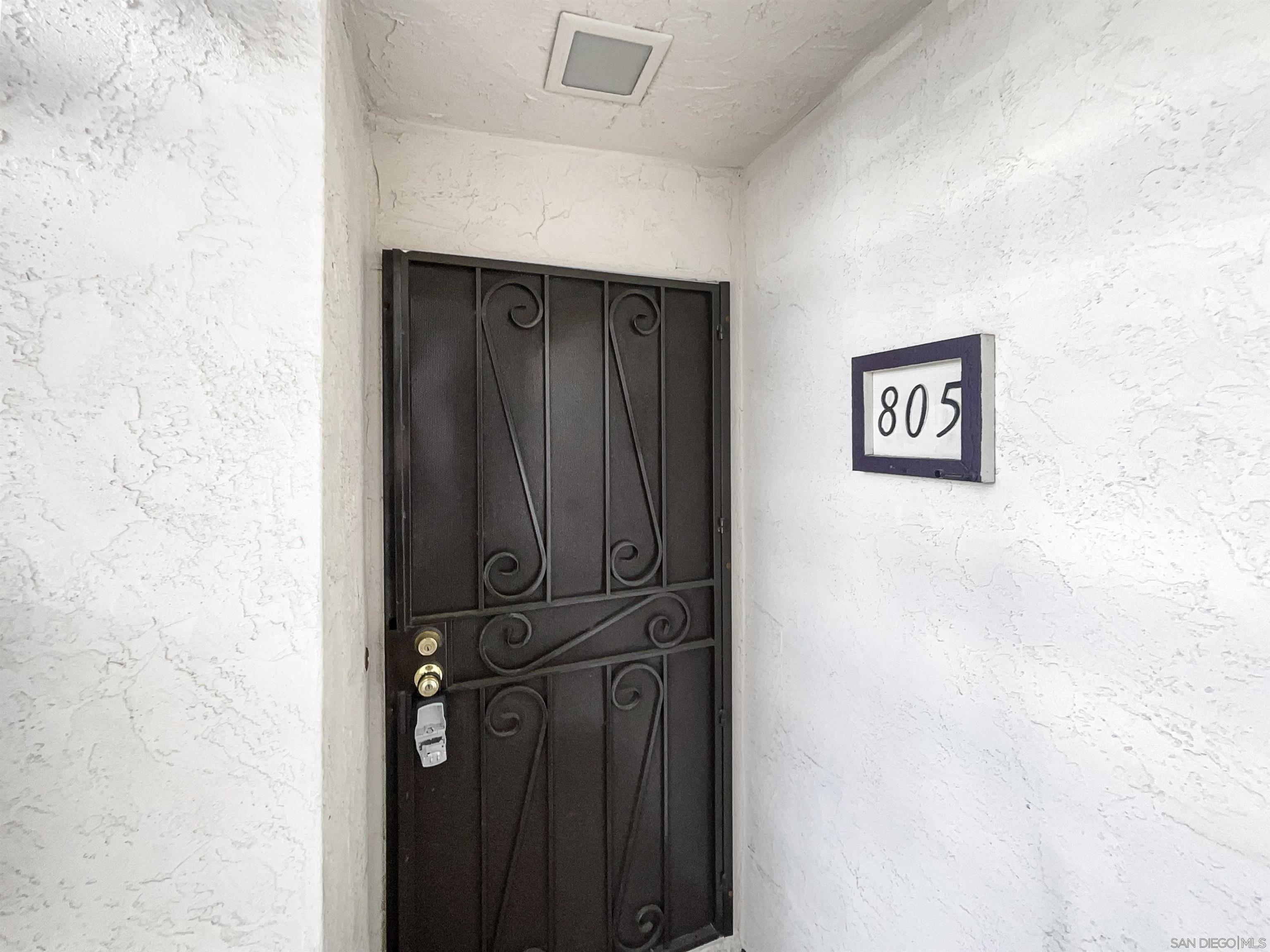 450 W Vermont Ave 805