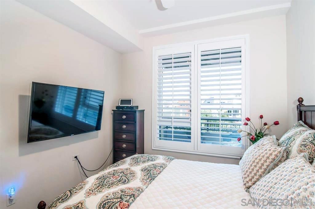 300 W Beech St 304