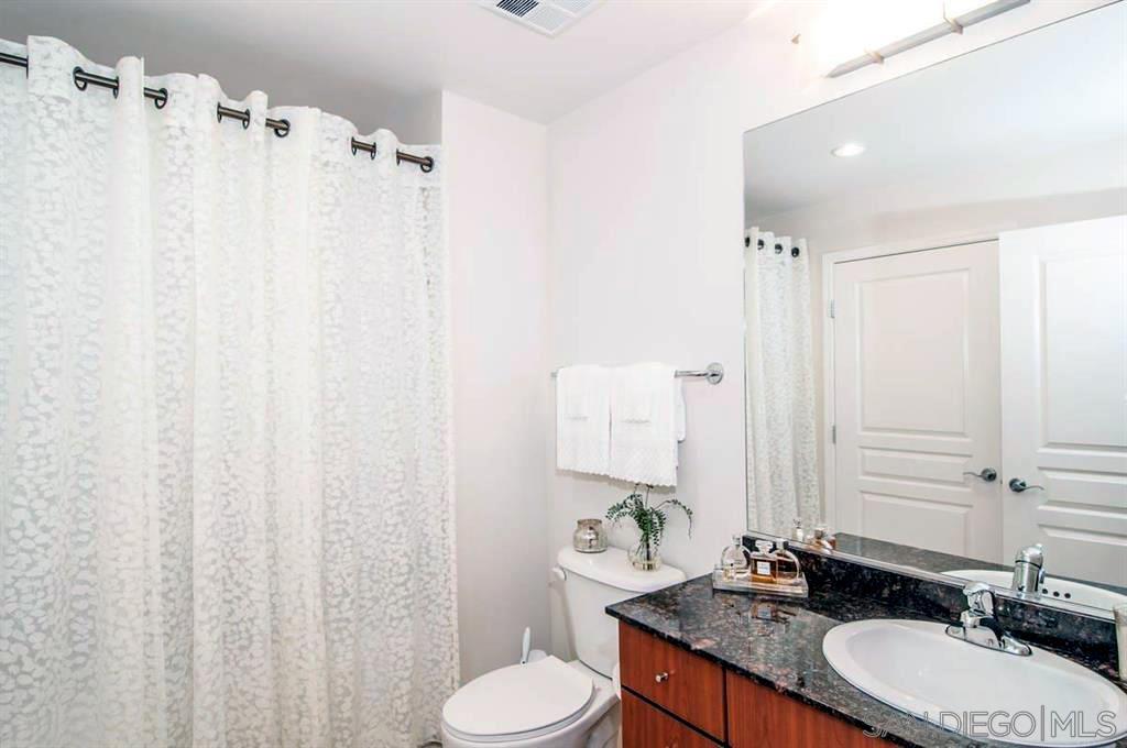 300 W Beech St 304