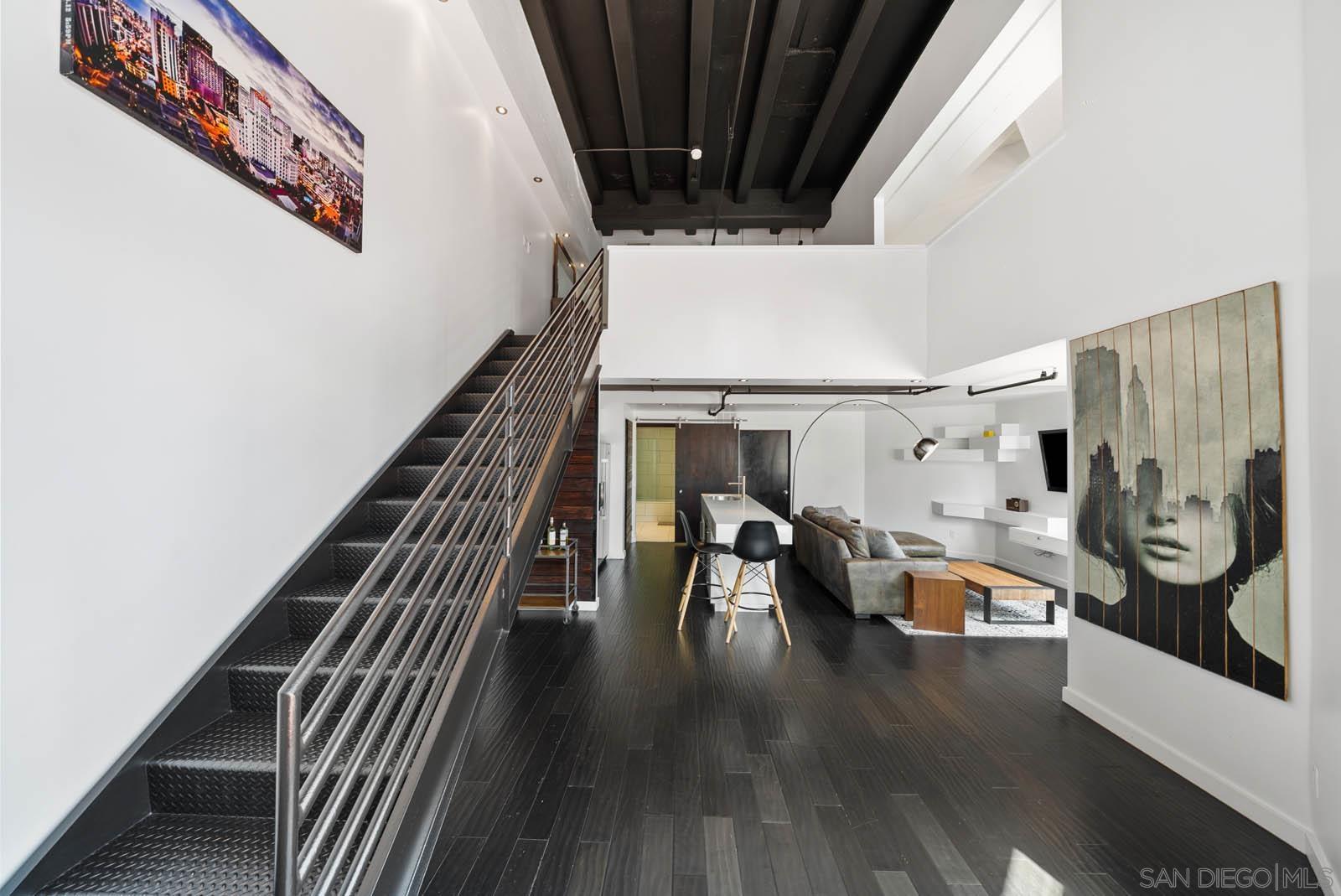 702 Ash St 102