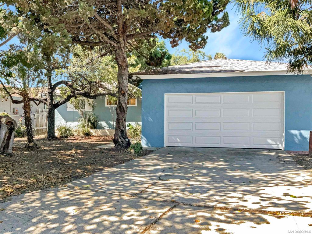Photo for 2850 Skyline Dr, Lemon Grove, CA 91945 (MLS # 230020410)