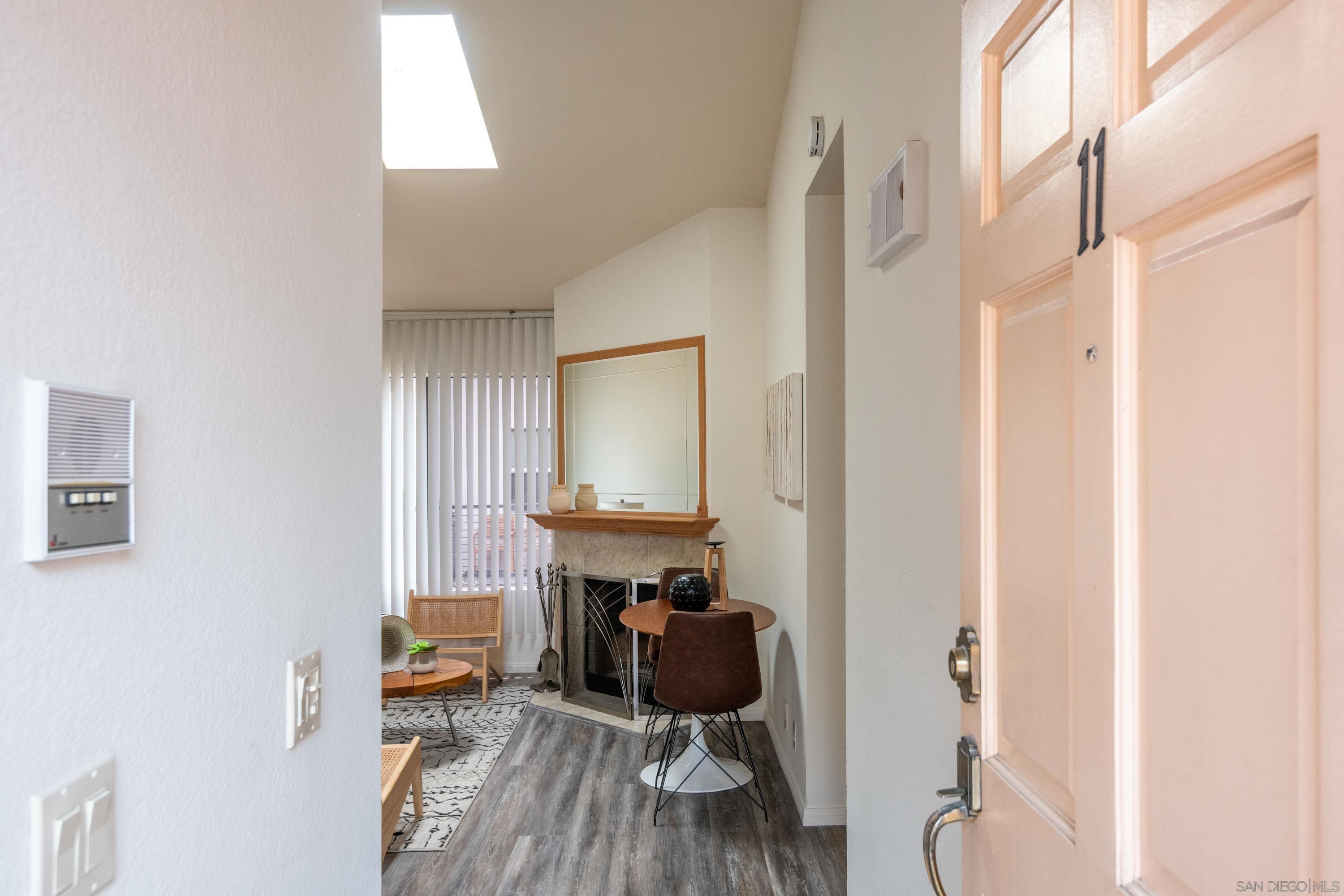 2909 Keats St 11