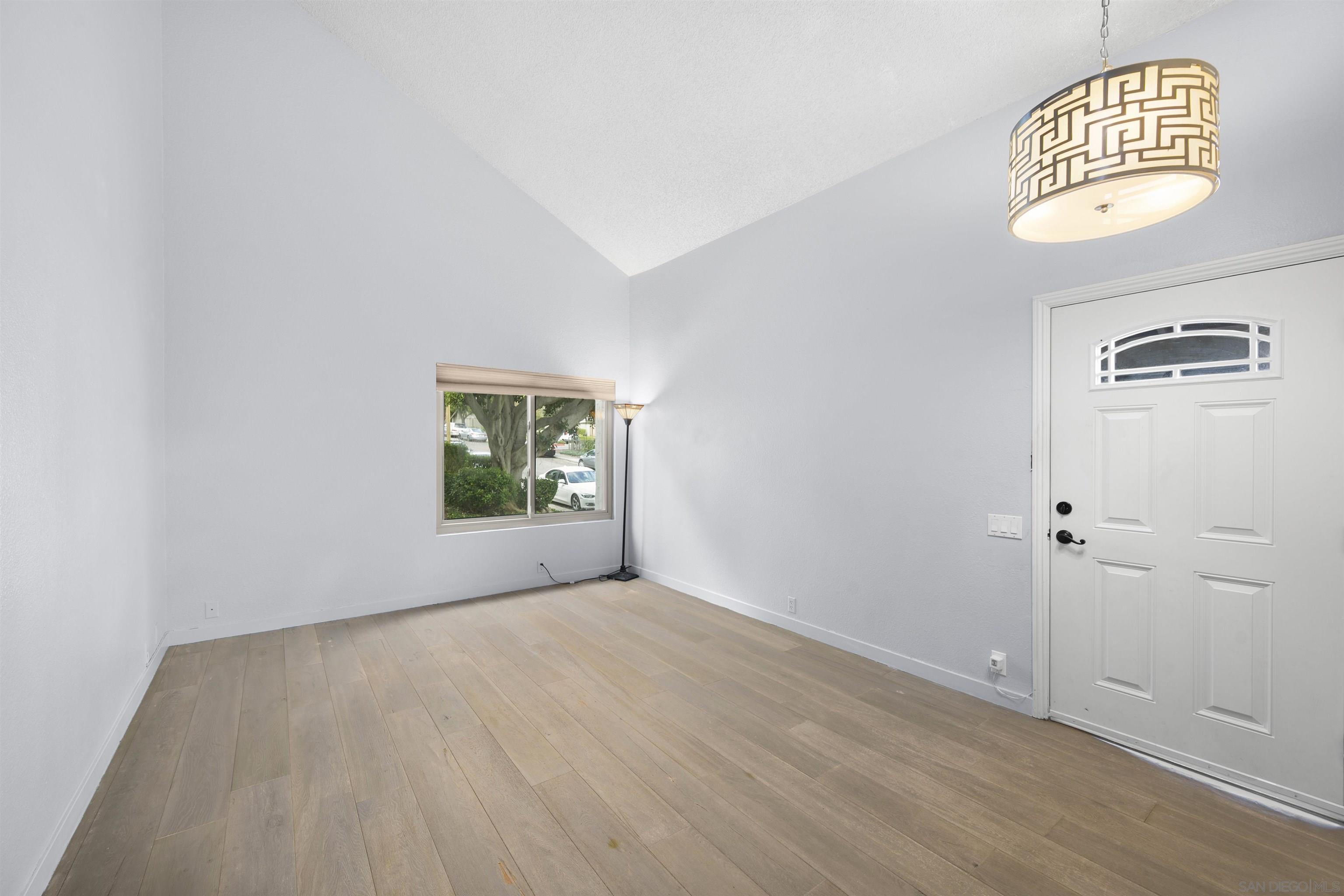5246 Marigot Pl
