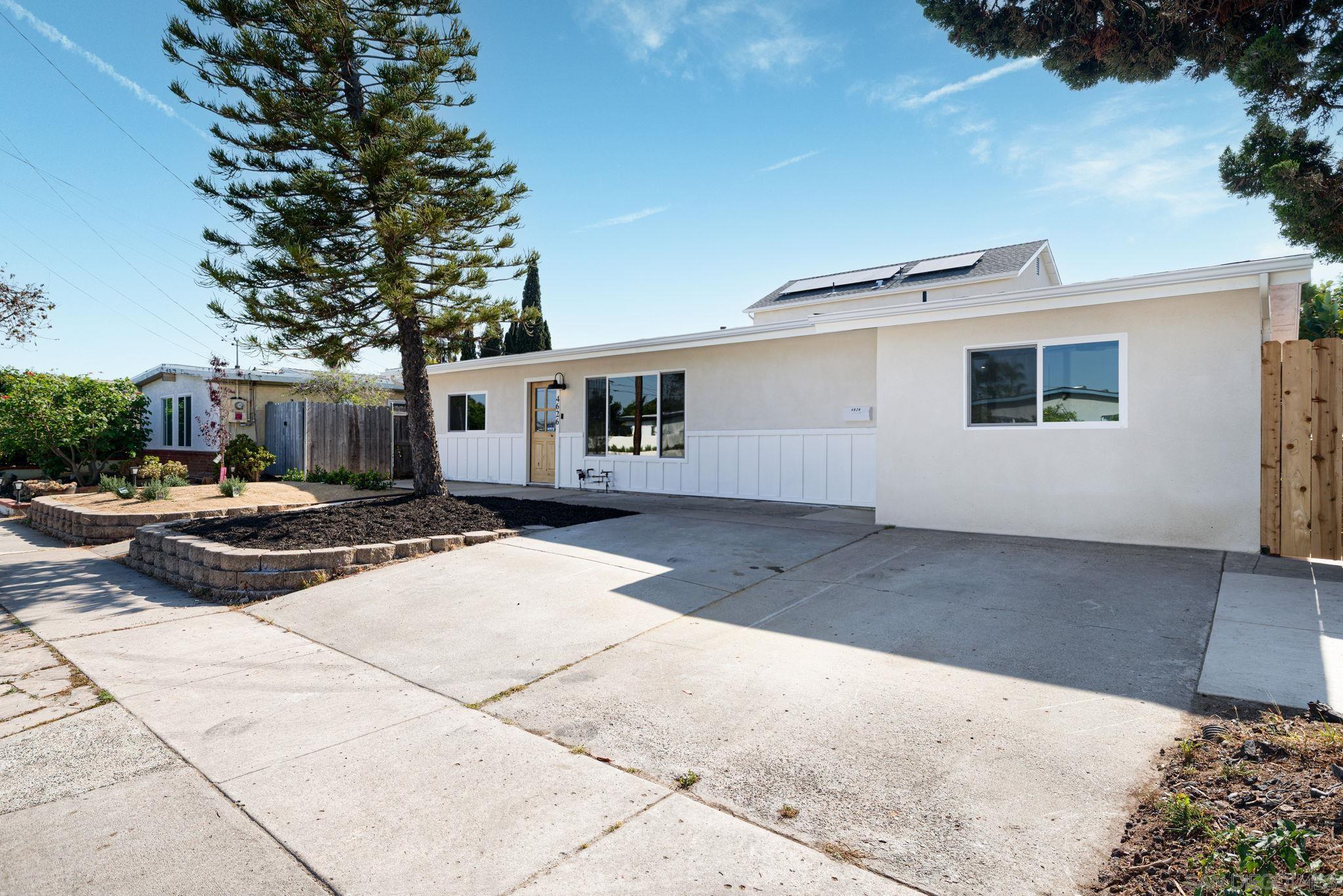 4626-4628 Derrick dr