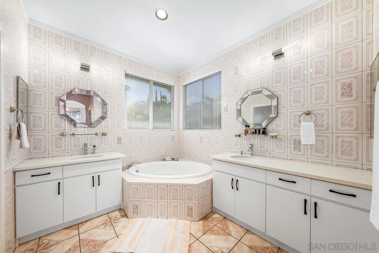 Chula Vista, California 91913, United States, 5 Bedrooms Bedrooms, ,3 BathroomsBathrooms,Residential,Active,100237