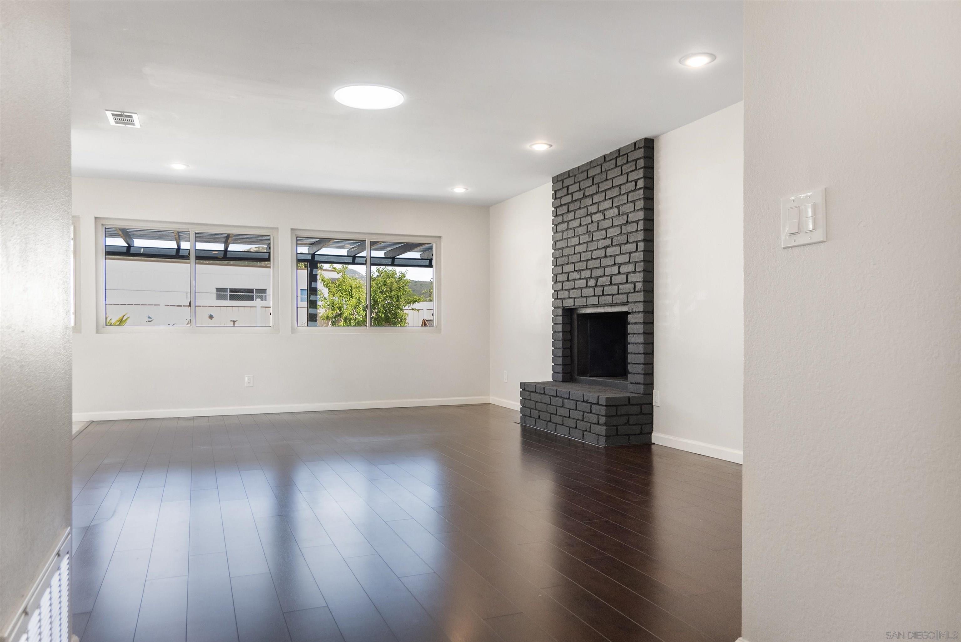 13325 Floral Ave
