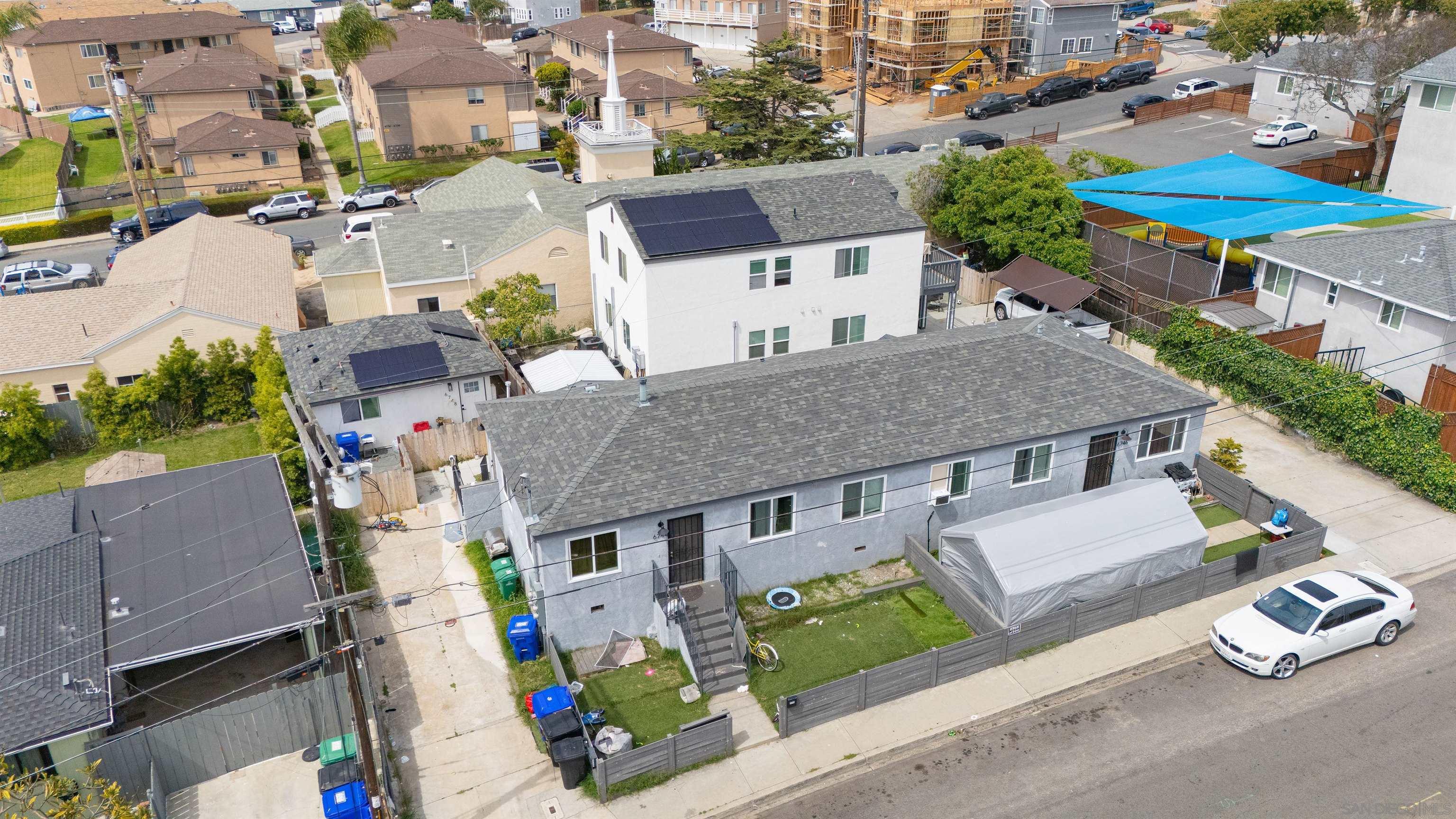 6744-6750 N Elman Street