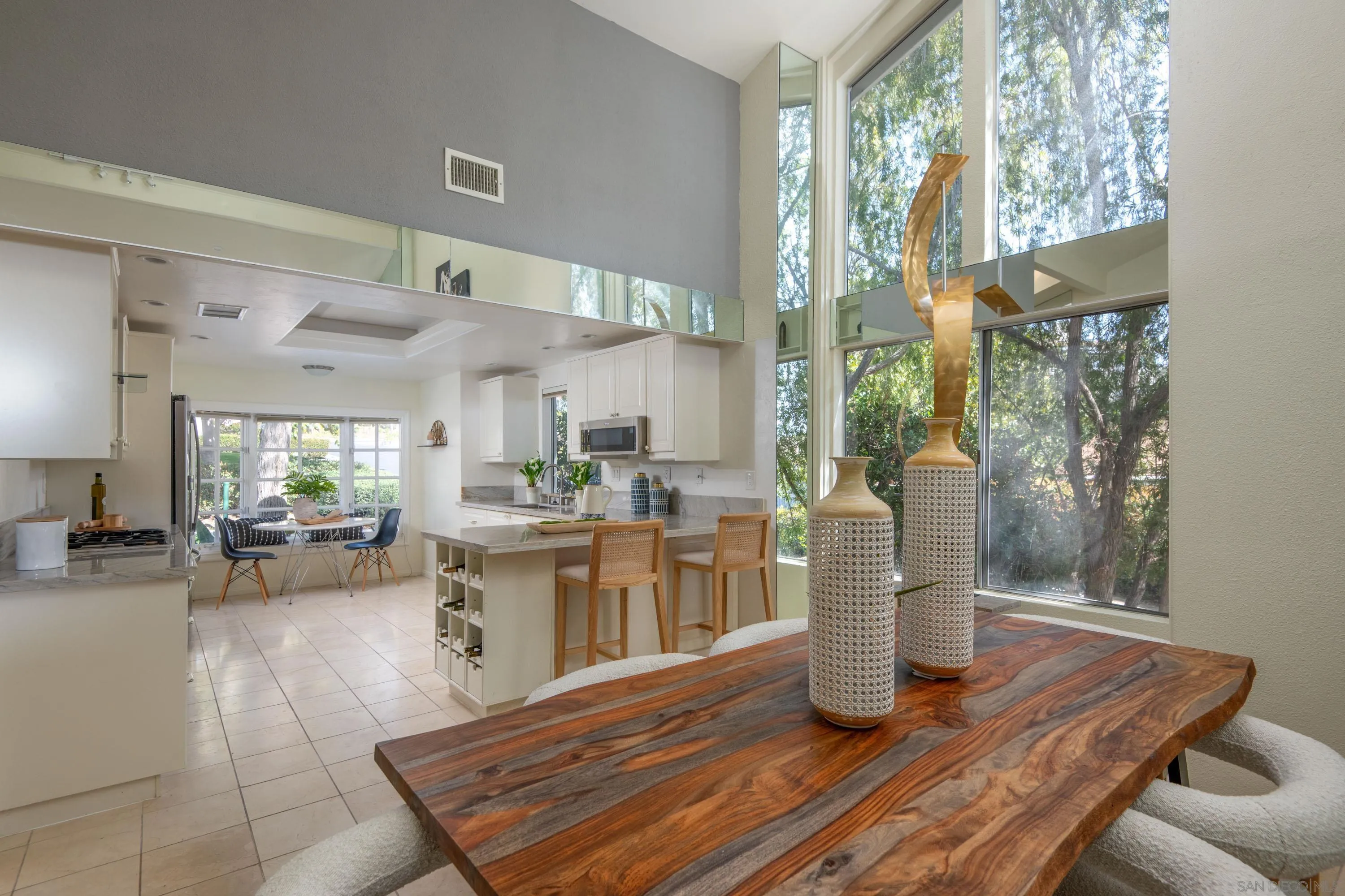 La Jolla, California 92037, United States, 3 Bedrooms Bedrooms, ,3 BathroomsBathrooms,Residential,Pending,1205