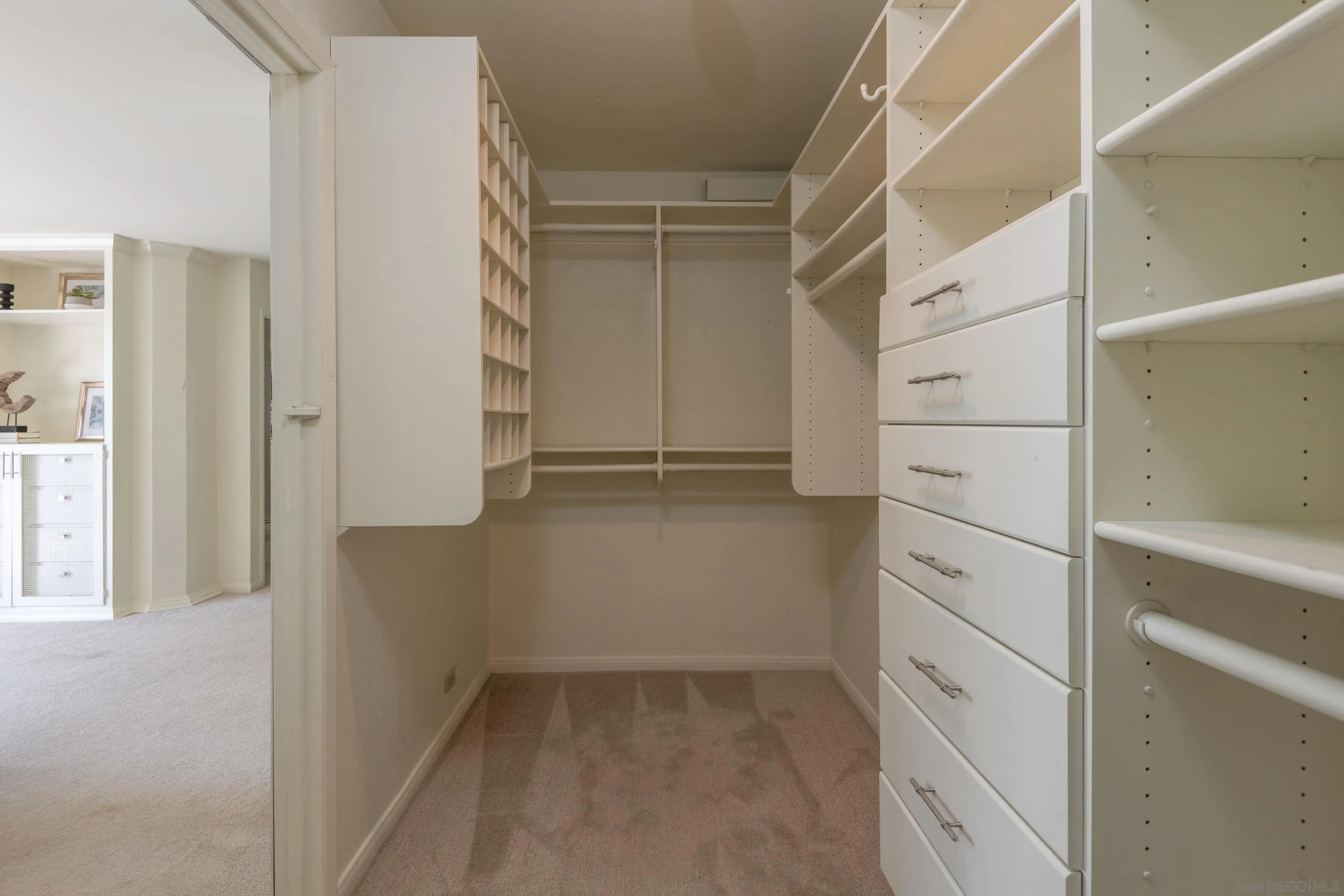 La Jolla, California 92037, United States, 3 Bedrooms Bedrooms, ,3 BathroomsBathrooms,Residential,Pending,1205