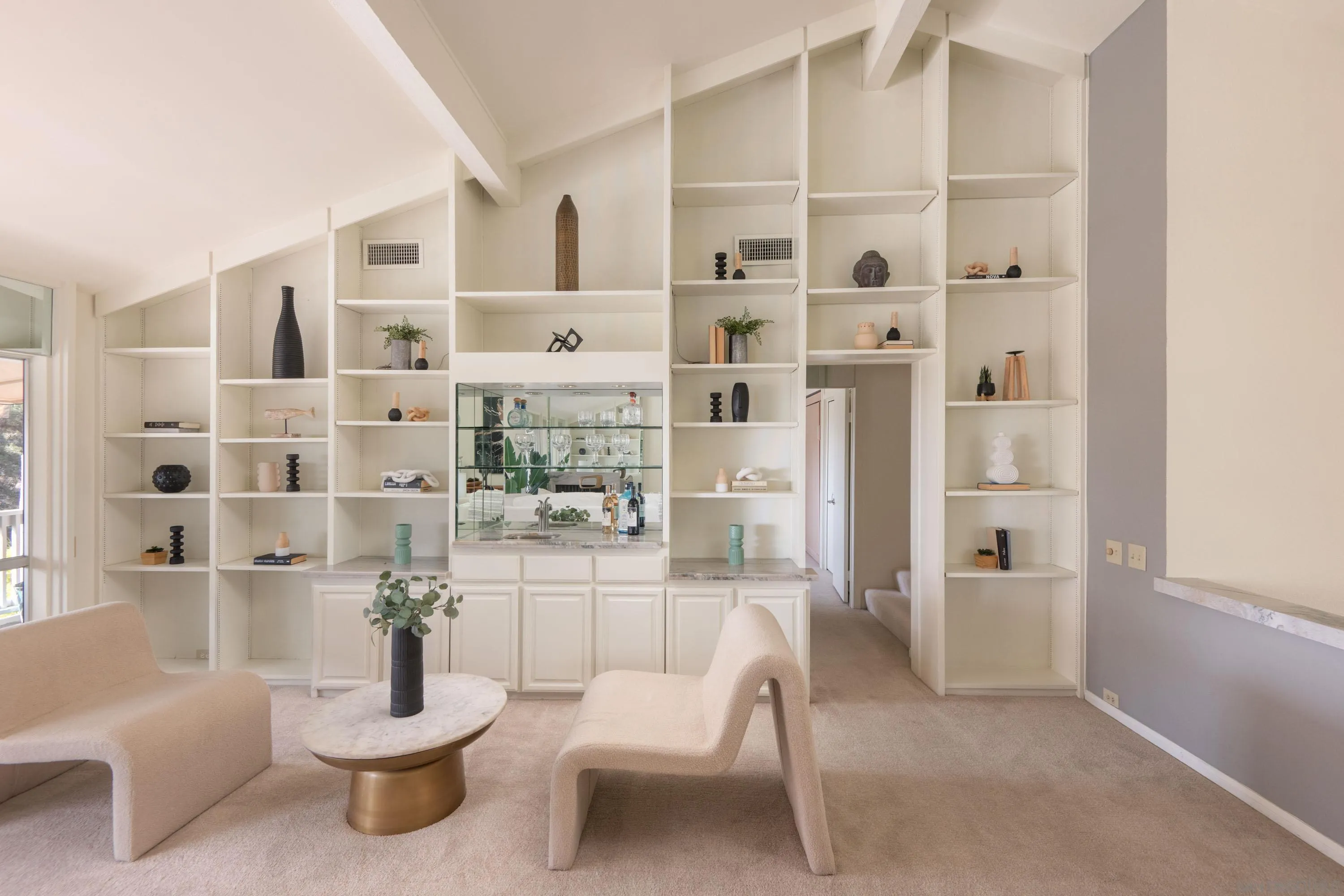 La Jolla, California 92037, United States, 3 Bedrooms Bedrooms, ,3 BathroomsBathrooms,Residential,Pending,1205