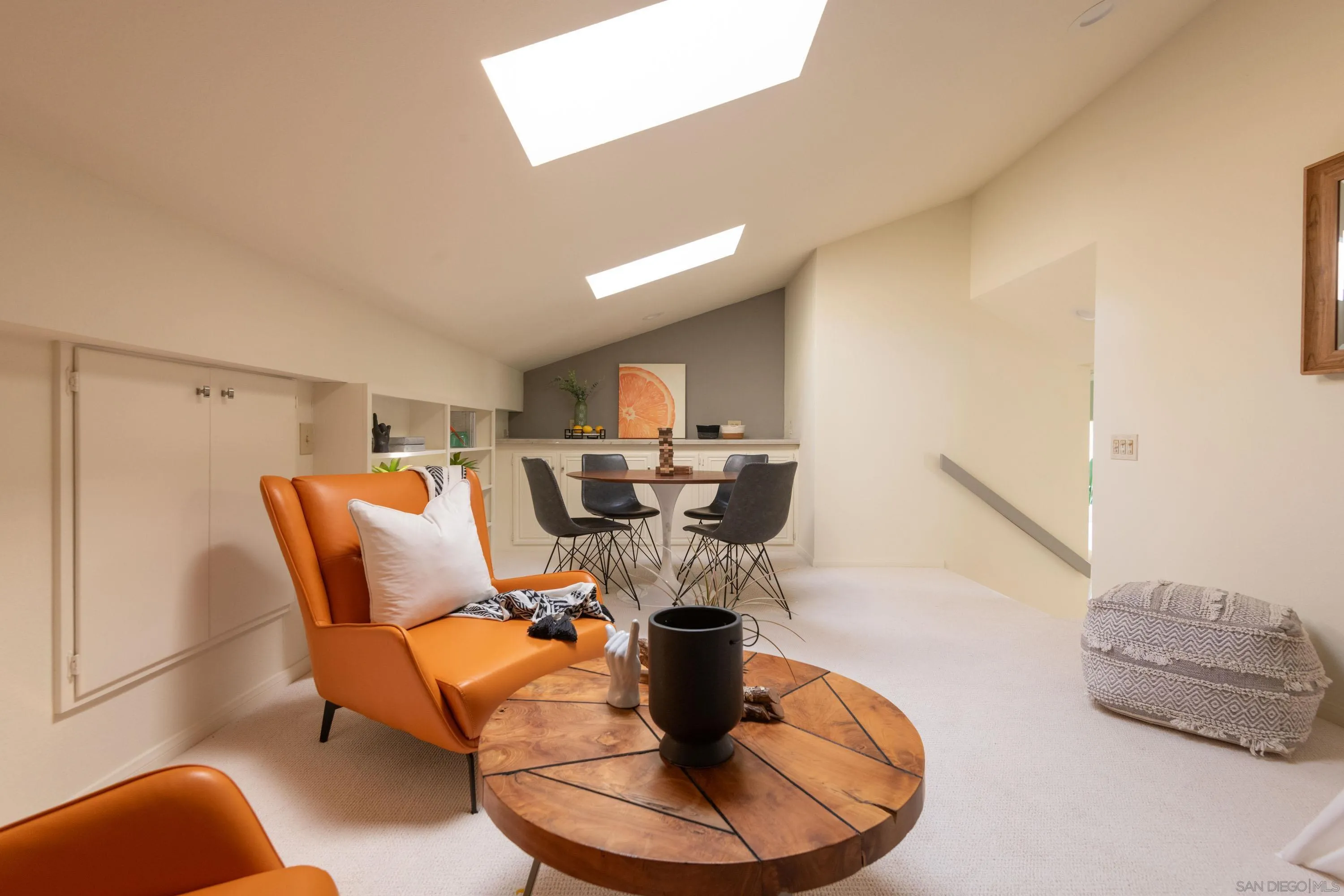 La Jolla, California 92037, United States, 3 Bedrooms Bedrooms, ,3 BathroomsBathrooms,Residential,Pending,1205