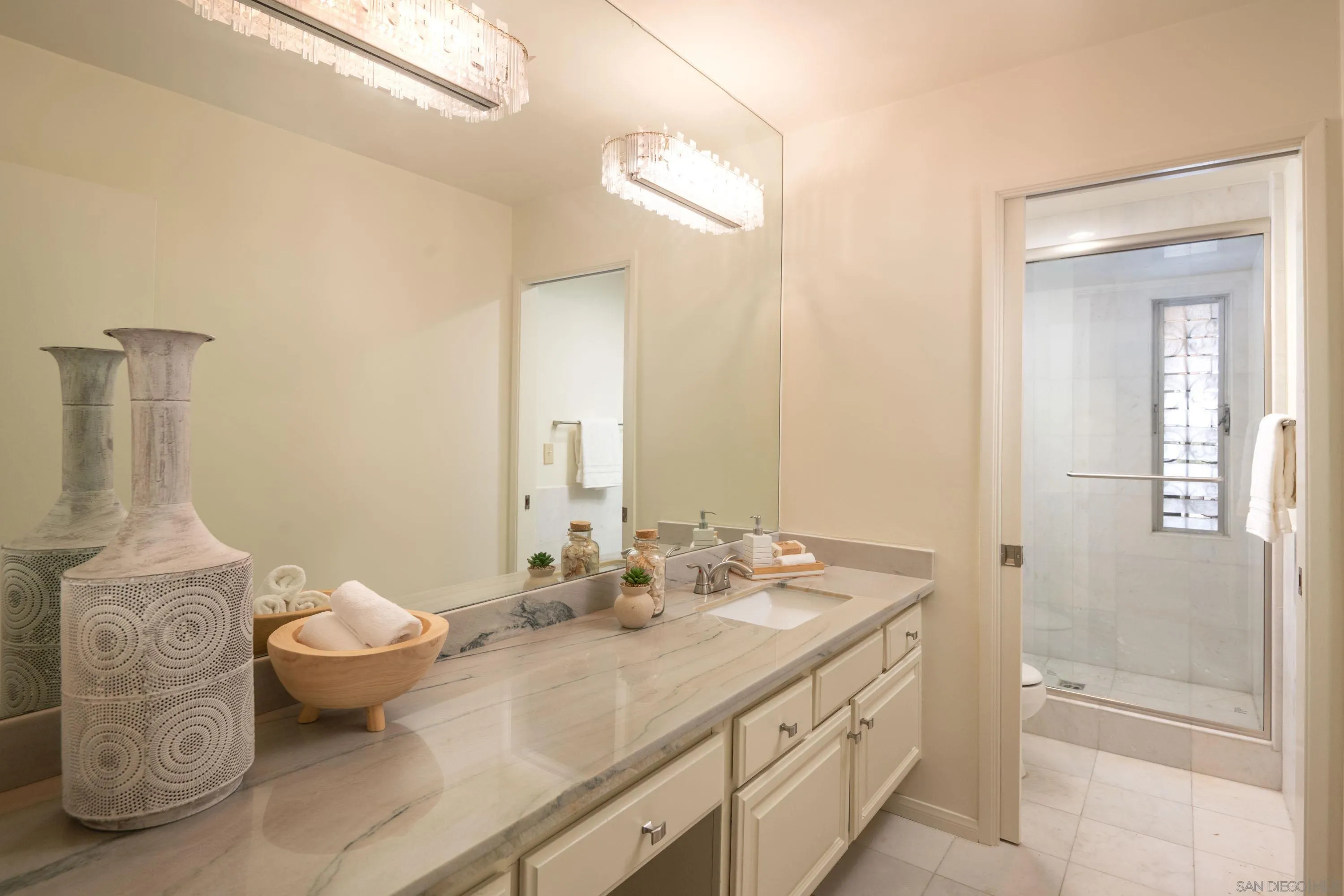 La Jolla, California 92037, United States, 3 Bedrooms Bedrooms, ,3 BathroomsBathrooms,Residential,Pending,1205